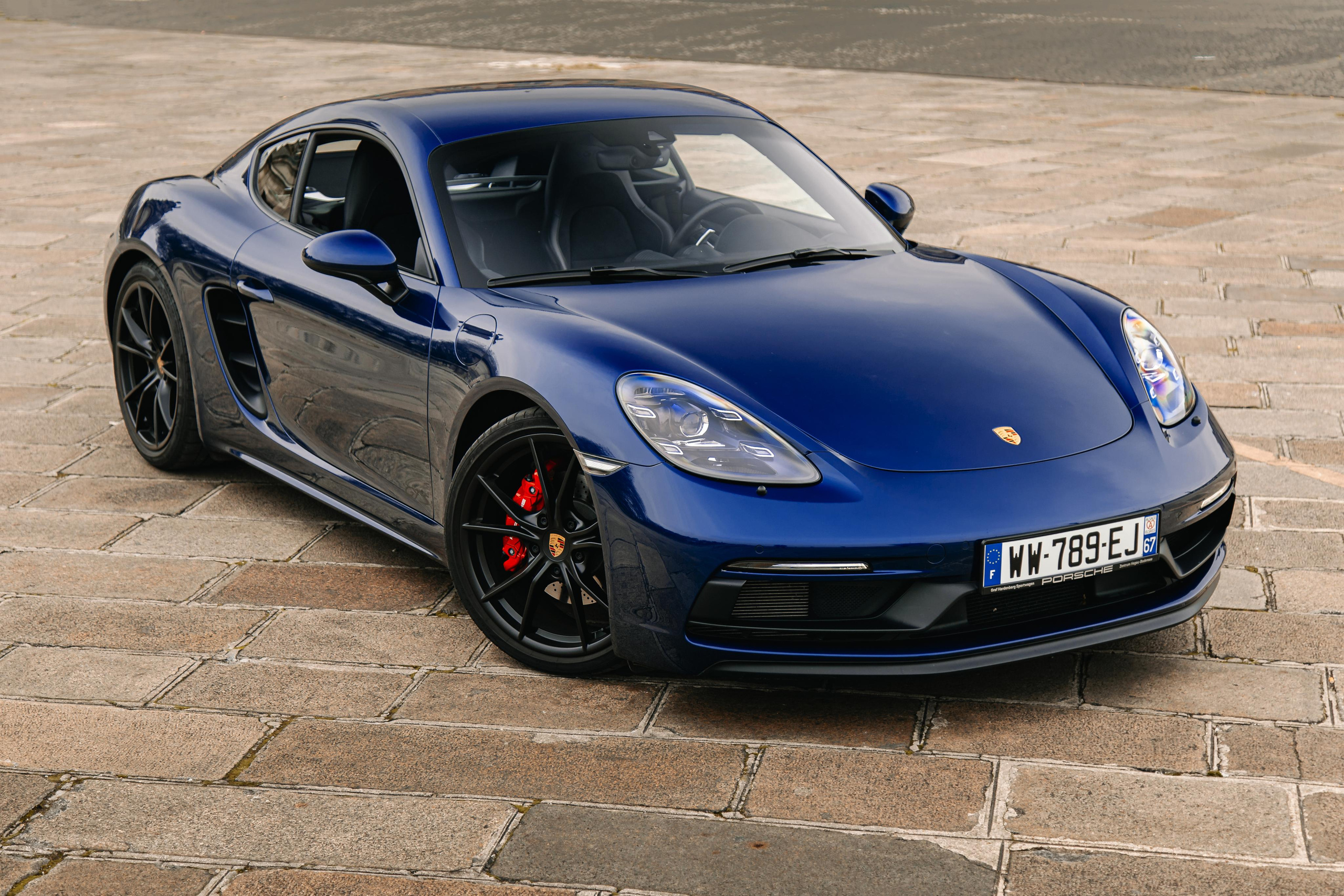 Porsche Cayman. Photographe de voitures à Paris — Vitalii Motruk