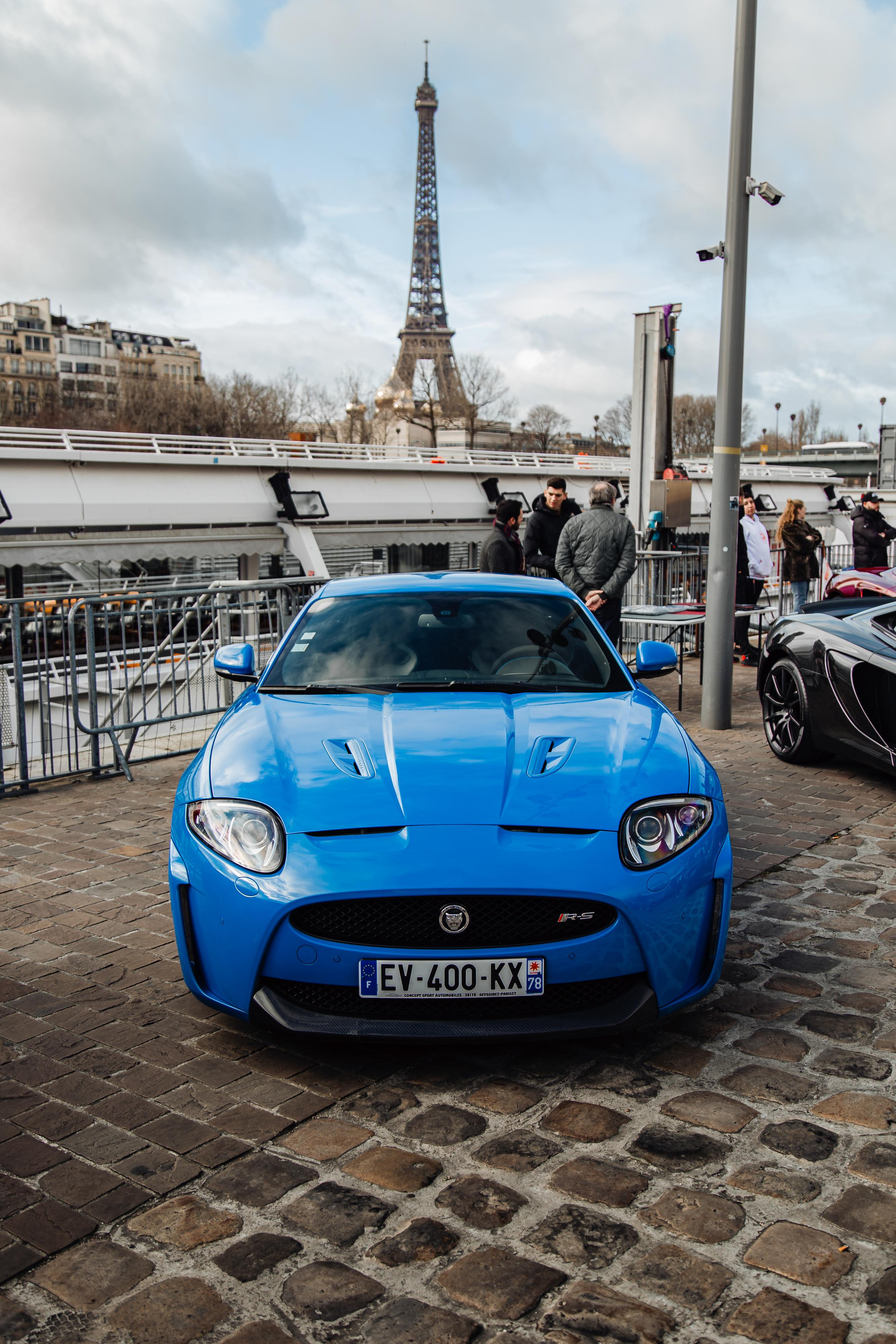 Rassemblement Bateau Mouche 20 fevrier. Photographe de voitures à Paris — Vitalii Motruk