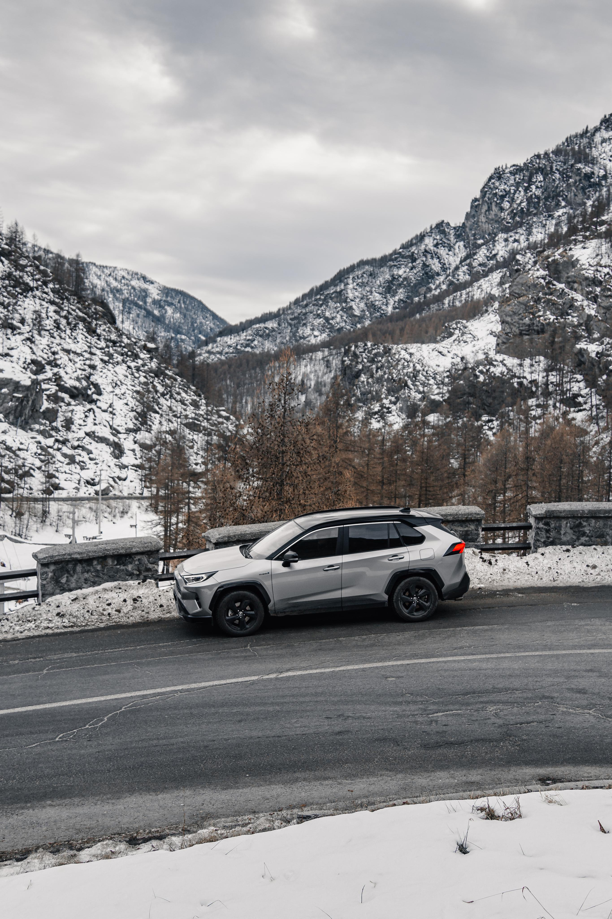 Toyota RAV4. Photographe de voitures à Paris — Vitalii Motruk