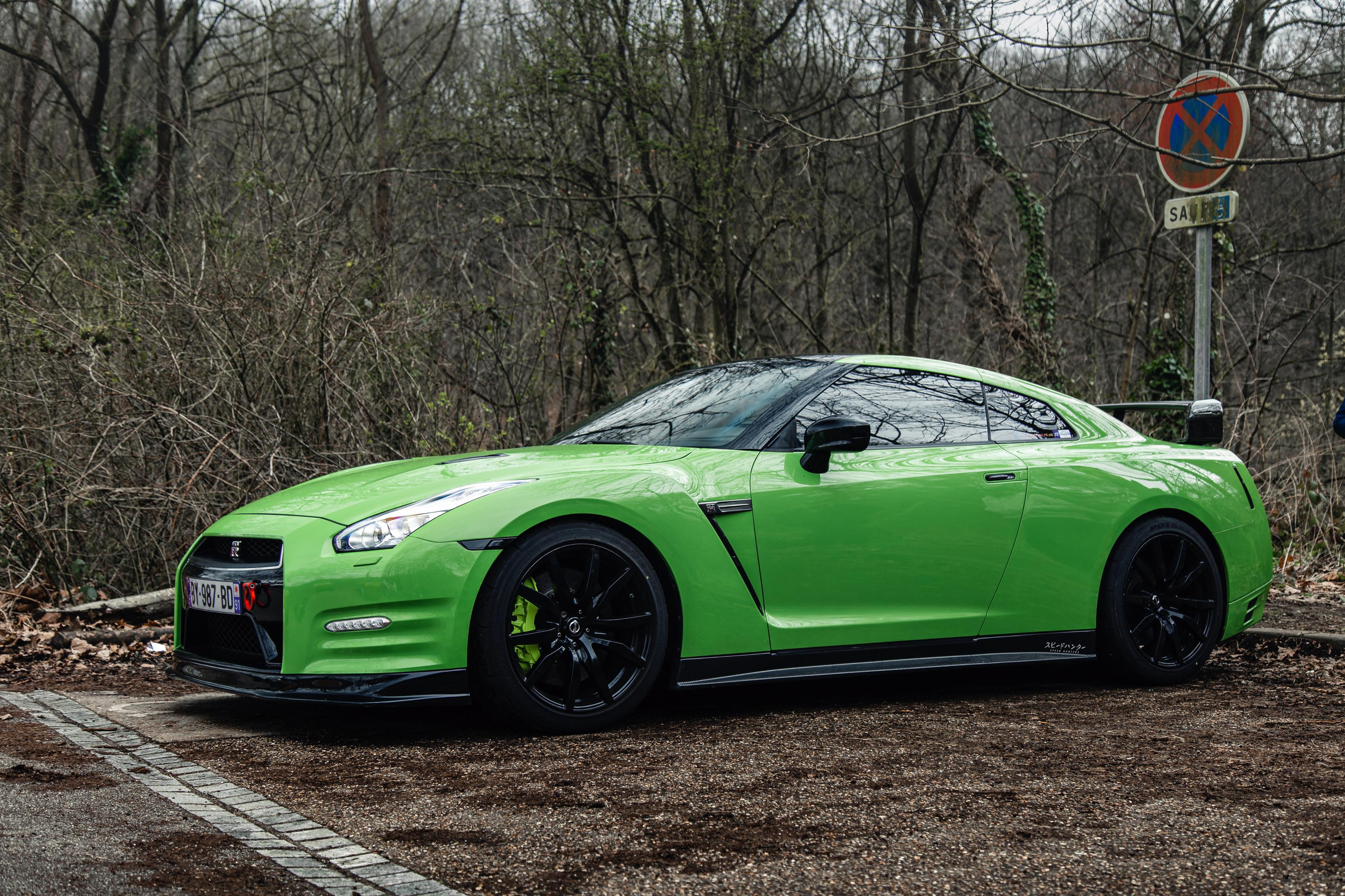 Nissan Meudon. Photographe de voitures à Paris — Vitalii Motruk