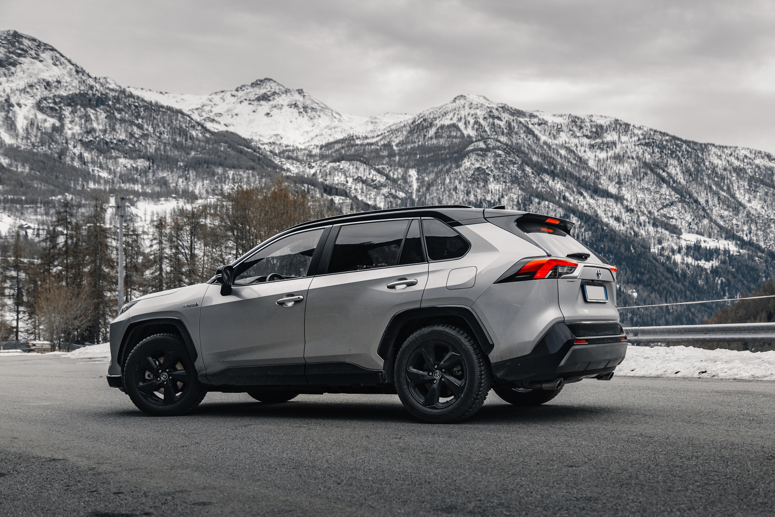 Toyota RAV4. Photographe de voitures à Paris — Vitalii Motruk