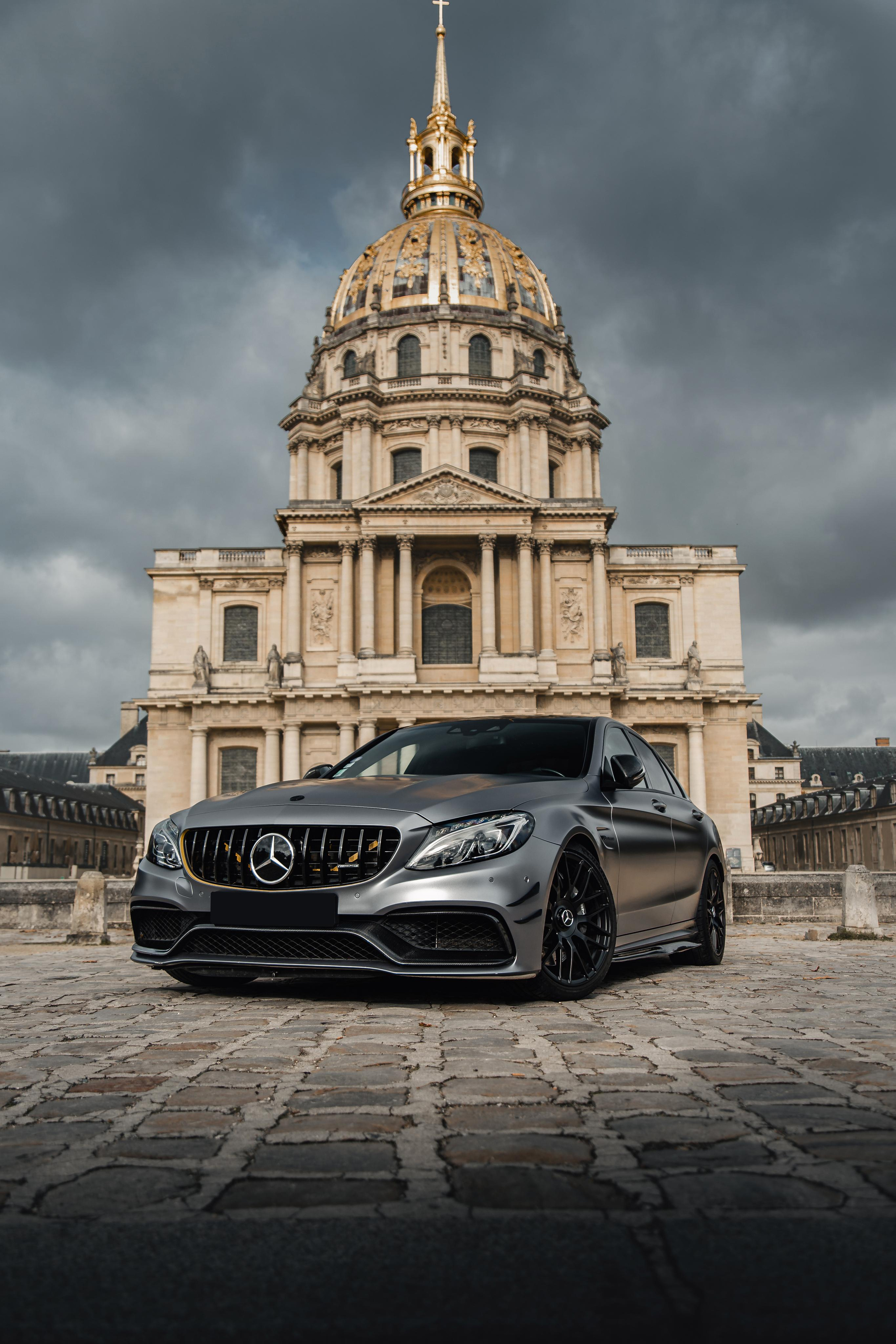 Mercedes-Benz C63 AMG. Photographer in Paris — Vitalii Motruk