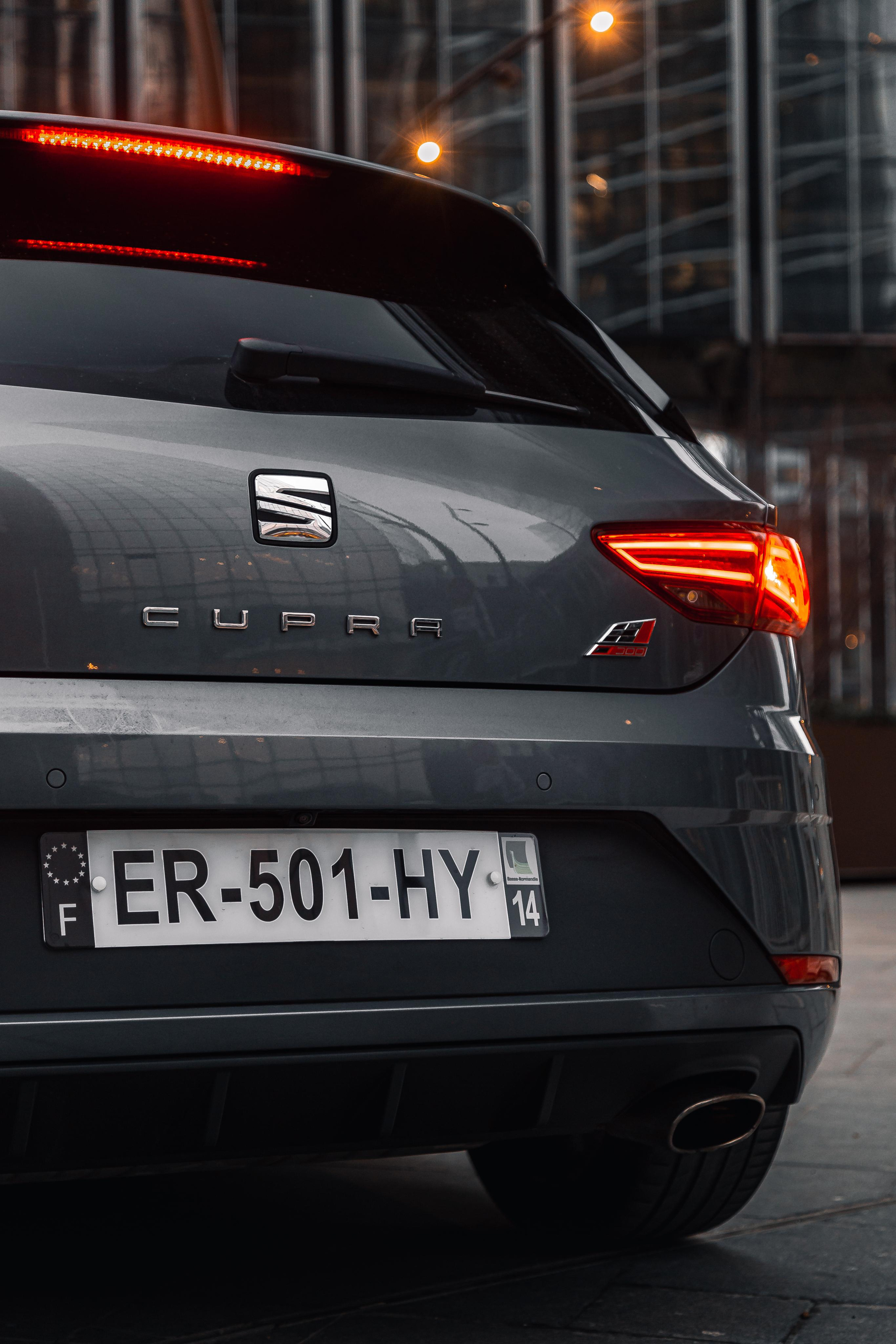 Seat Cupra. Photographer in Paris — Vitalii Motruk