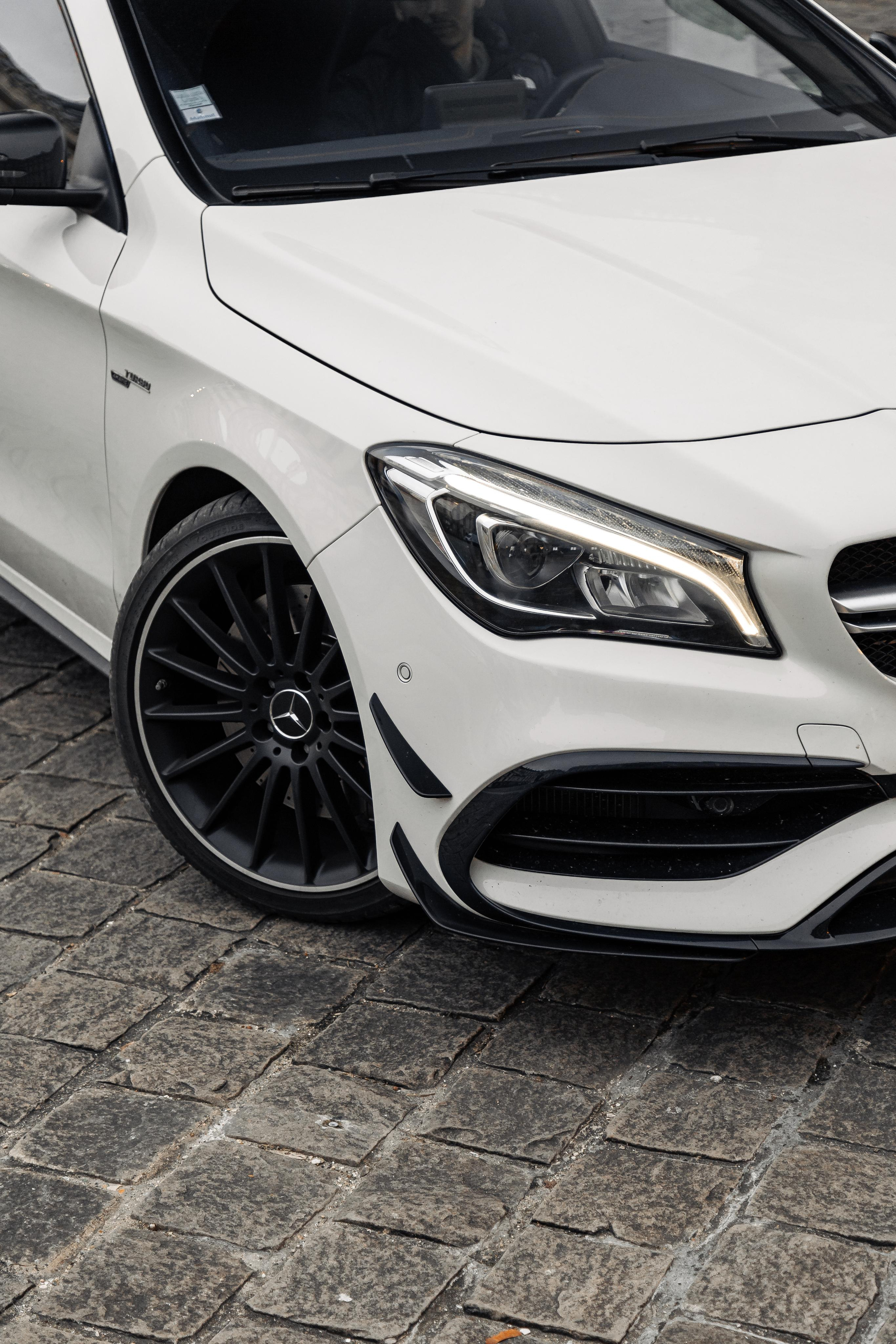 Mercedes-Benz CLA 45 AMG. Photographe de voitures à Paris — Vitalii Motruk