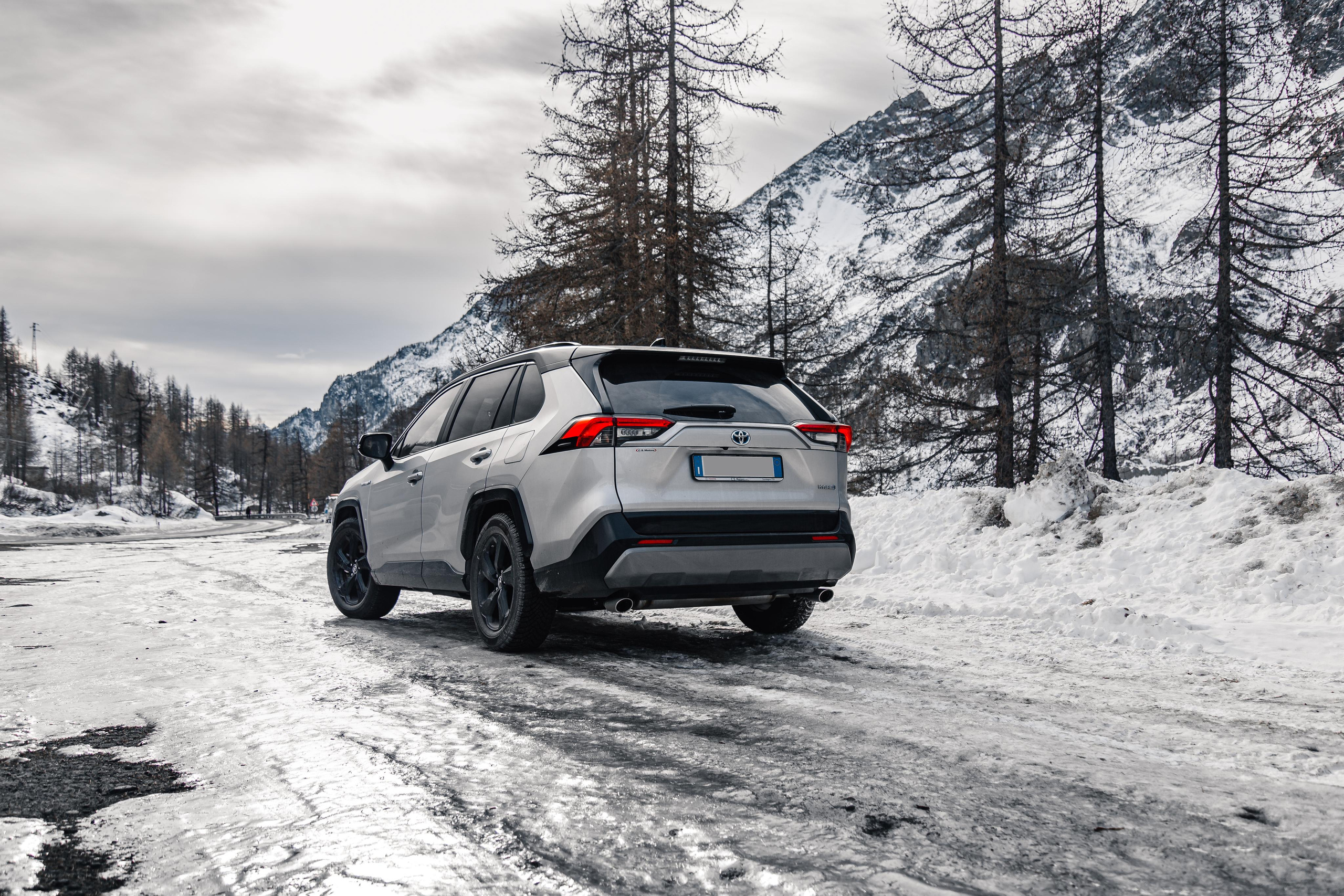 Toyota RAV4. Photographe de voitures à Paris — Vitalii Motruk