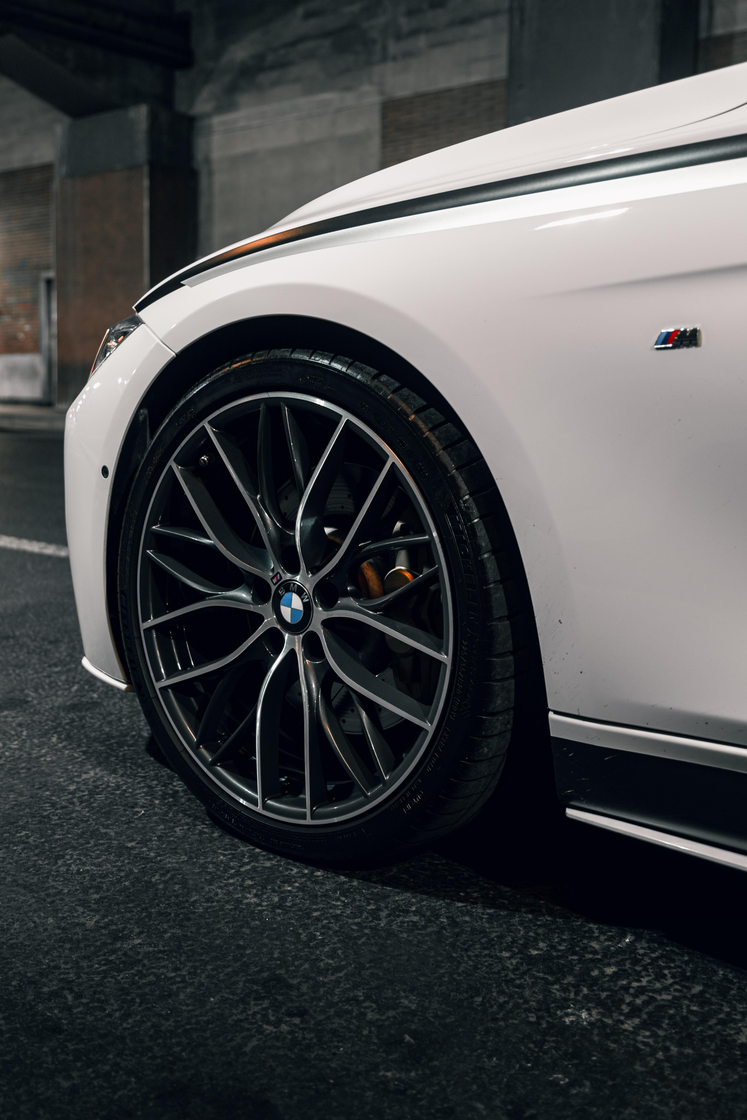 BMW 340i. Photographer in Paris — Vitalii Motruk