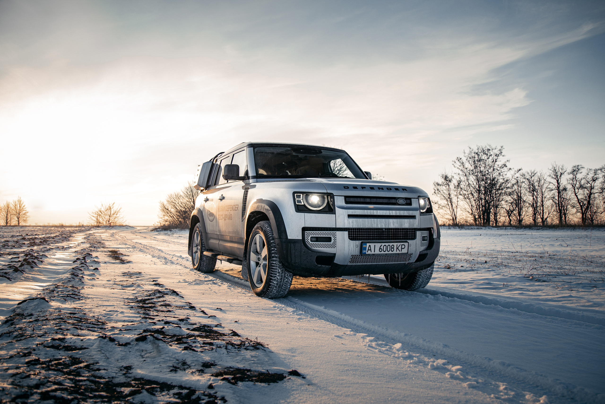 Land Rover Defender. Photographe de voitures à Paris — Vitalii Motruk