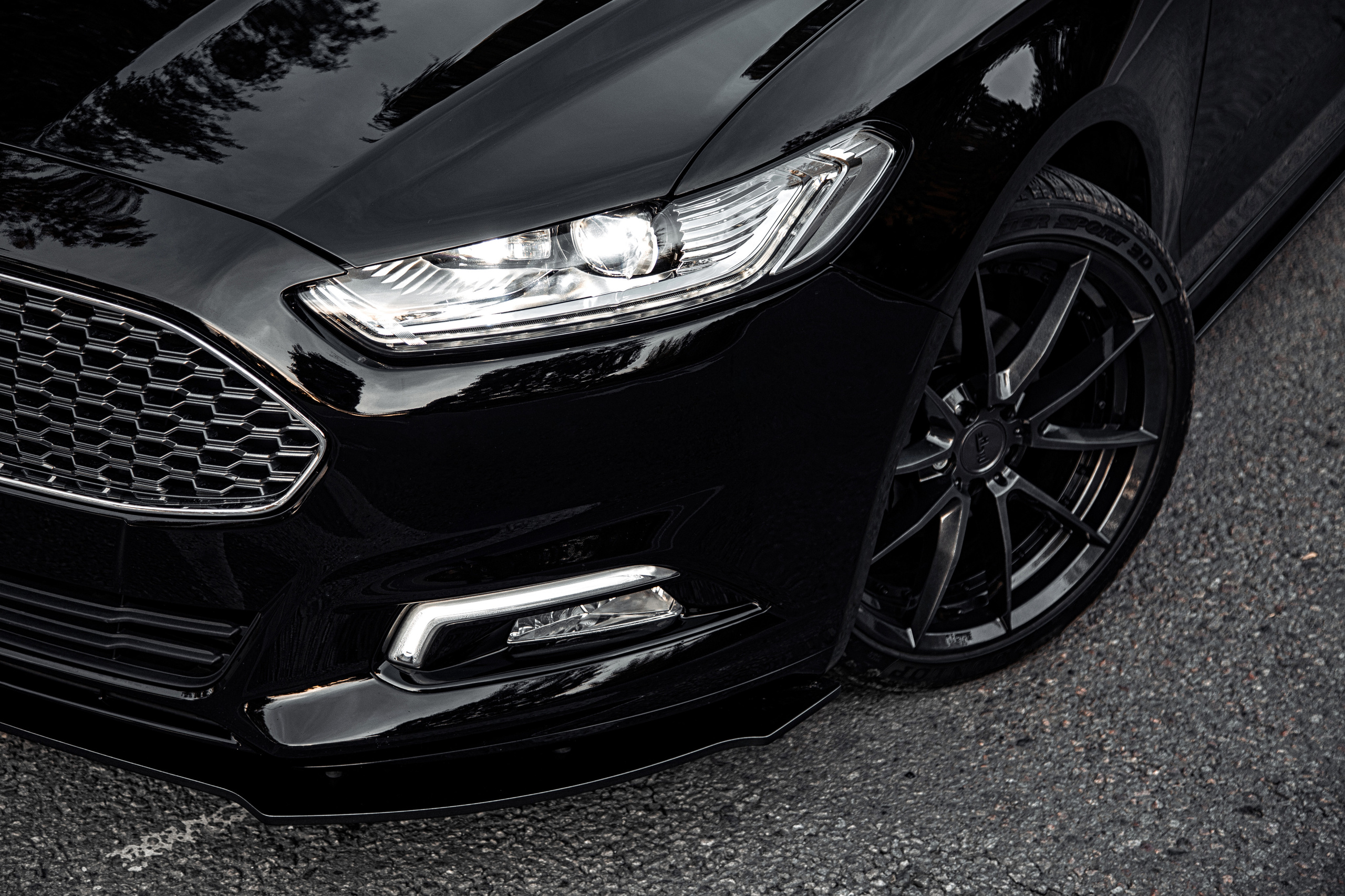 Ford Fusion. Photographe de voitures à Paris — Vitalii Motruk