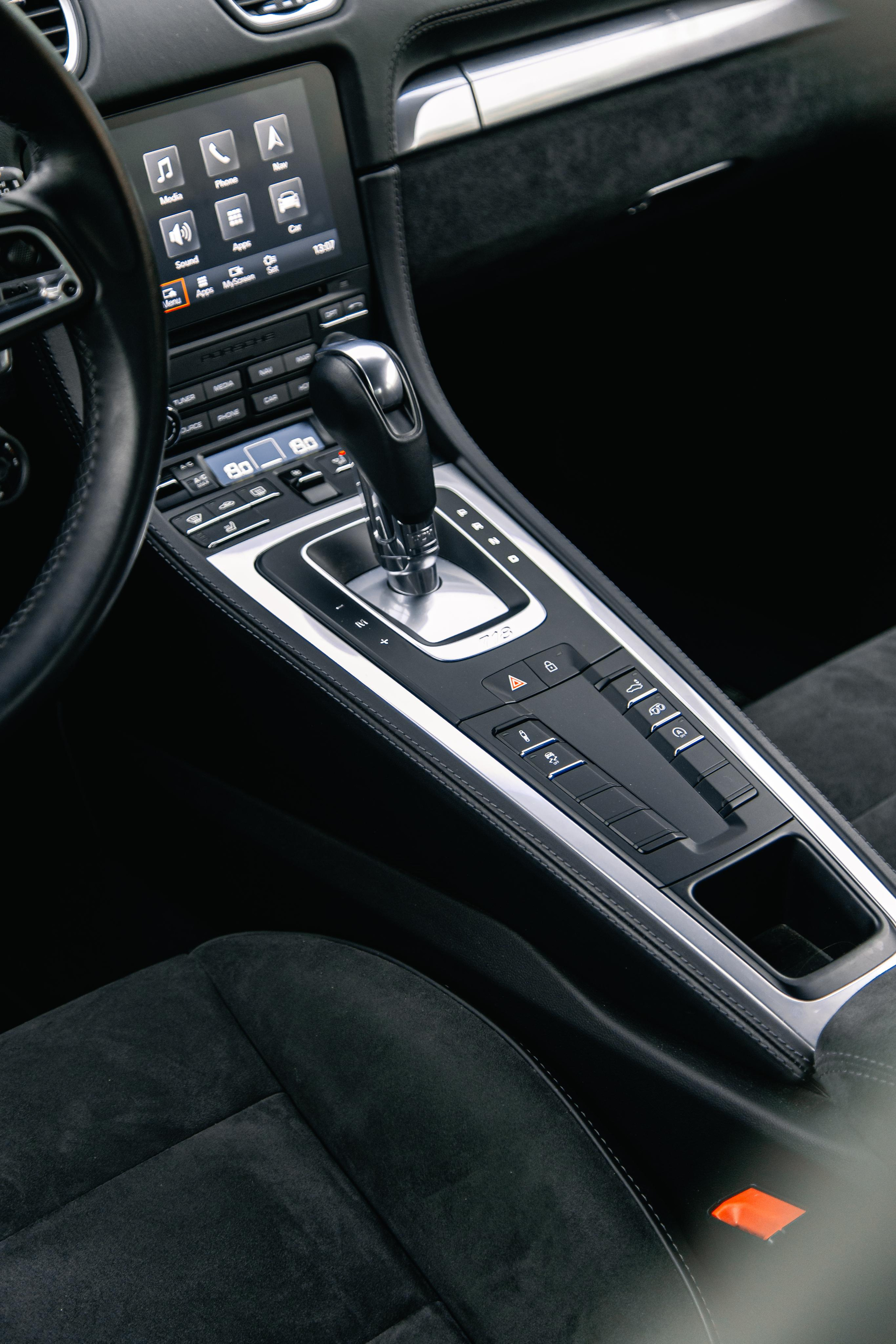 Porsche Cayman. Photographe de voitures à Paris — Vitalii Motruk