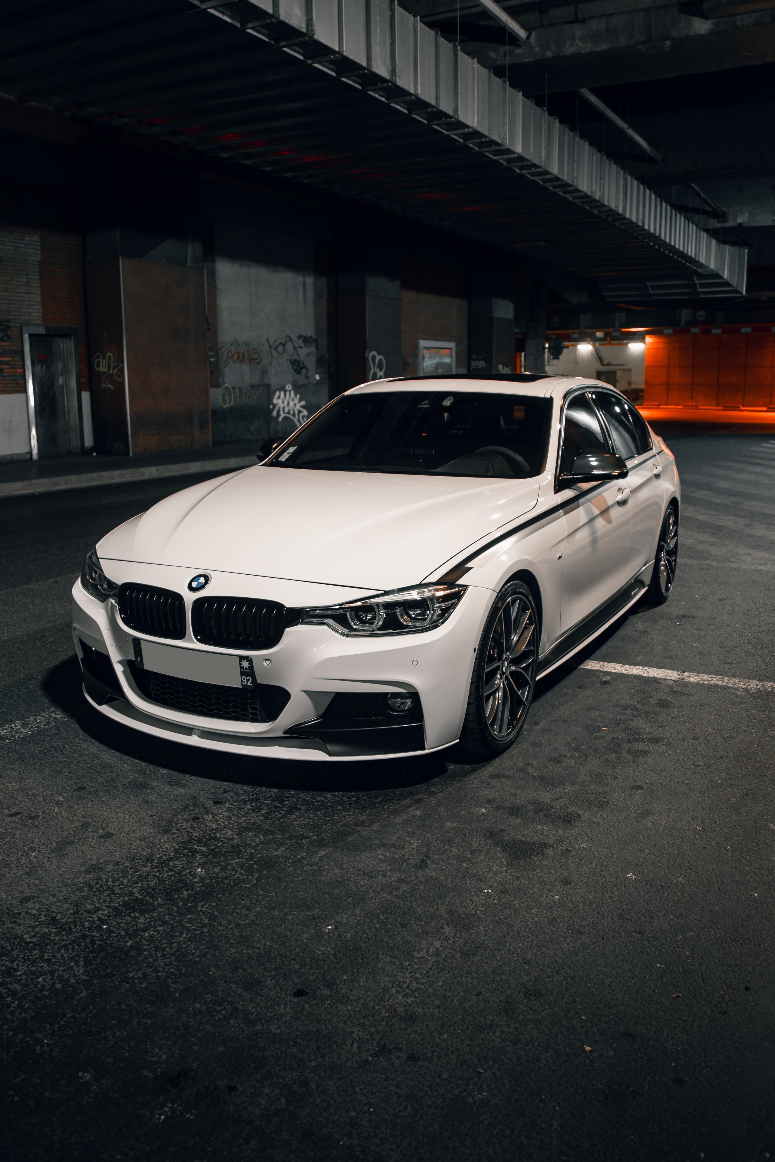 BMW 340i. Photographer in Paris — Vitalii Motruk