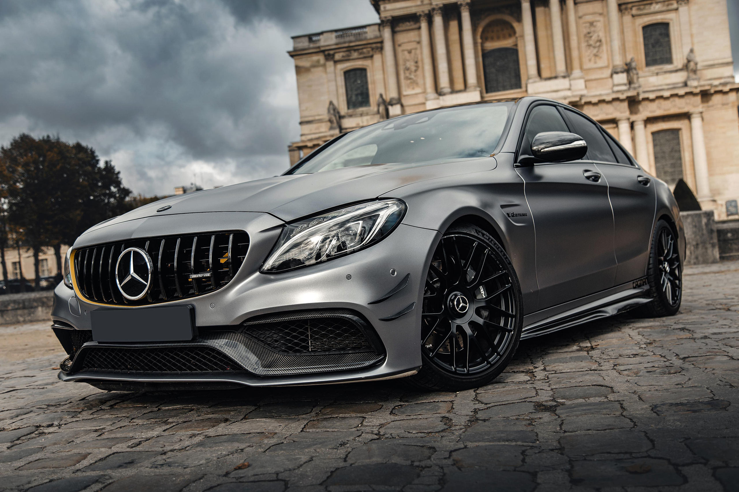 Mercedes-Benz C63 AMG. Photographer in Paris — Vitalii Motruk
