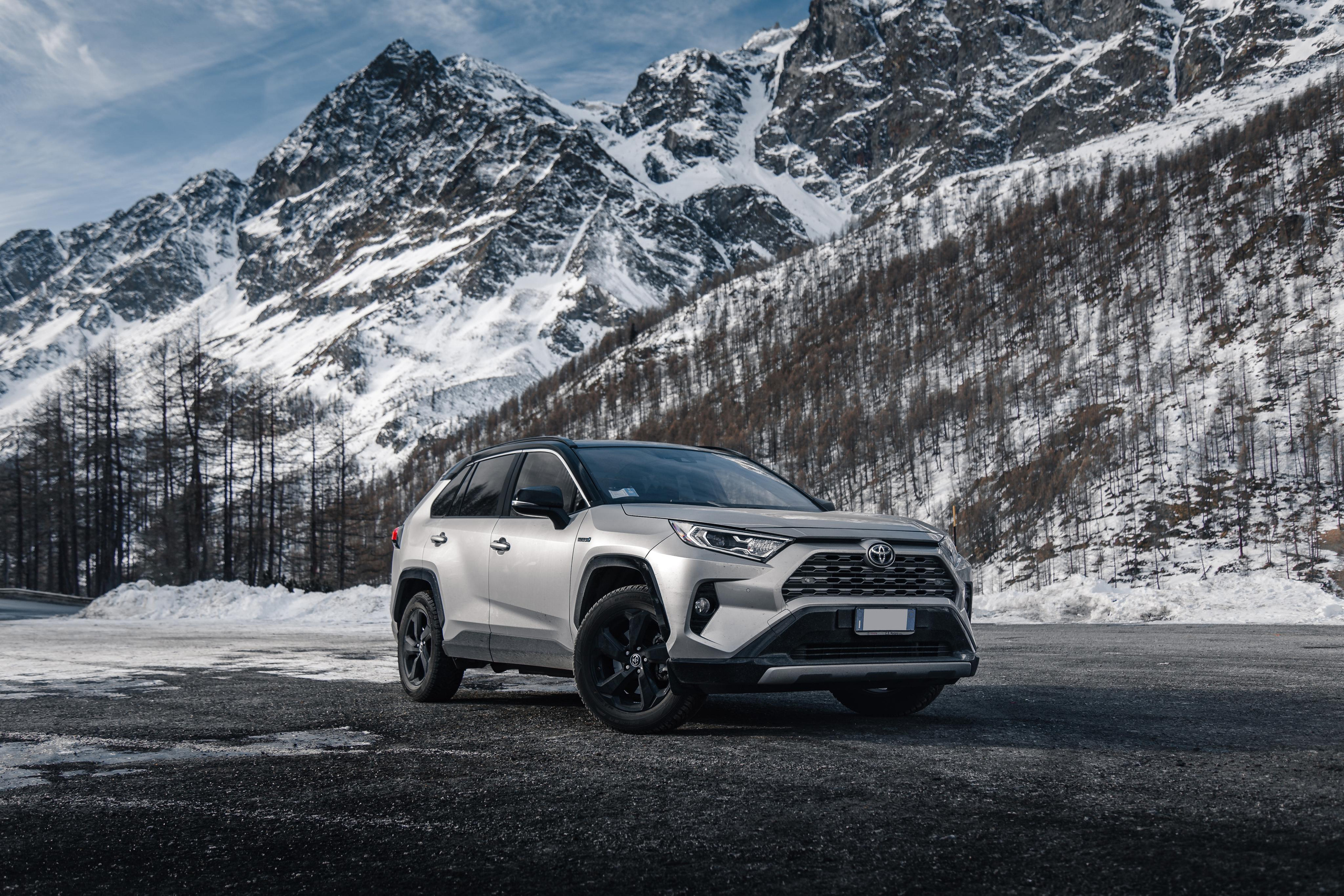 Toyota RAV4. Photographe de voitures à Paris — Vitalii Motruk