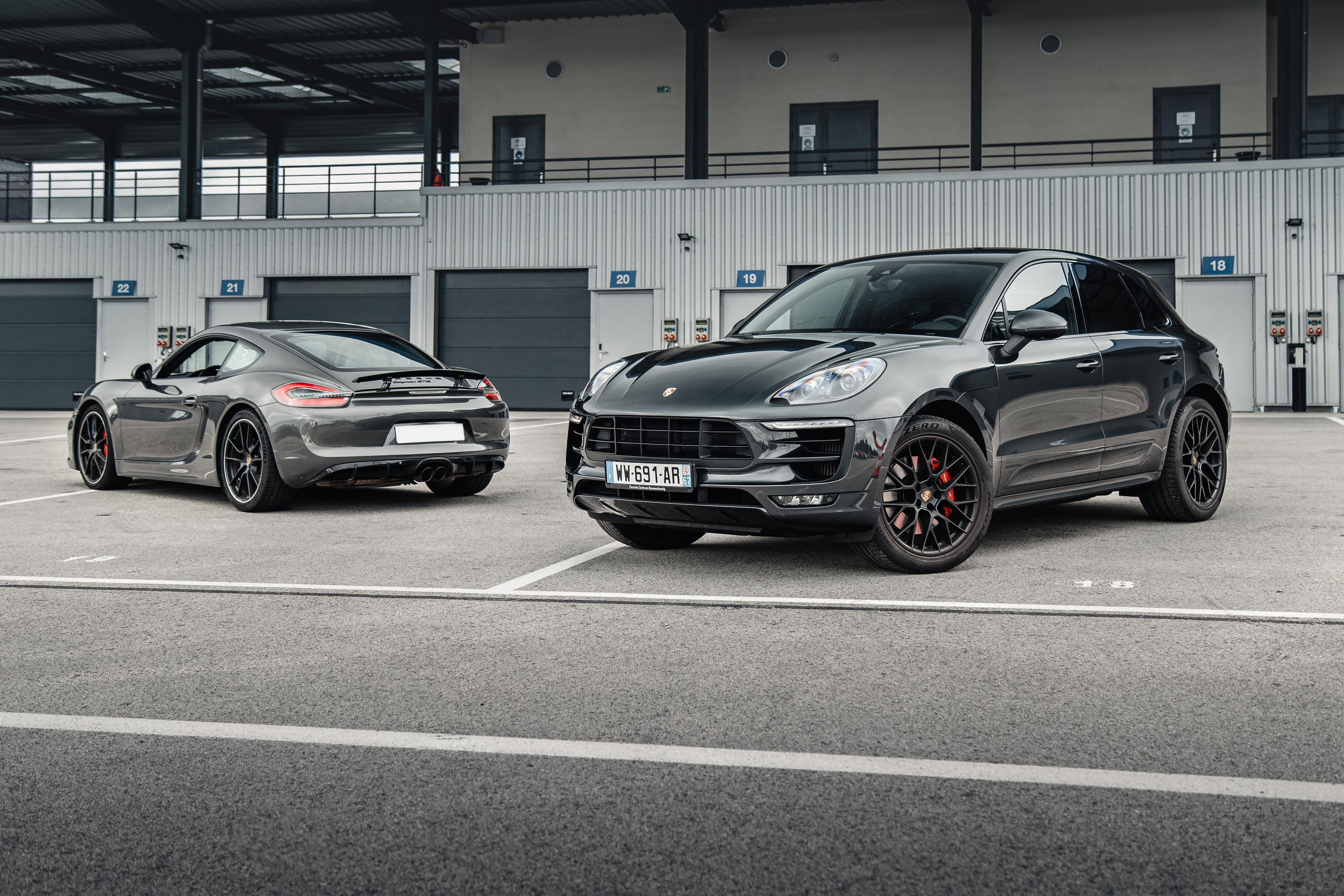 Porsche Cayman. Photographe de voitures à Paris — Vitalii Motruk