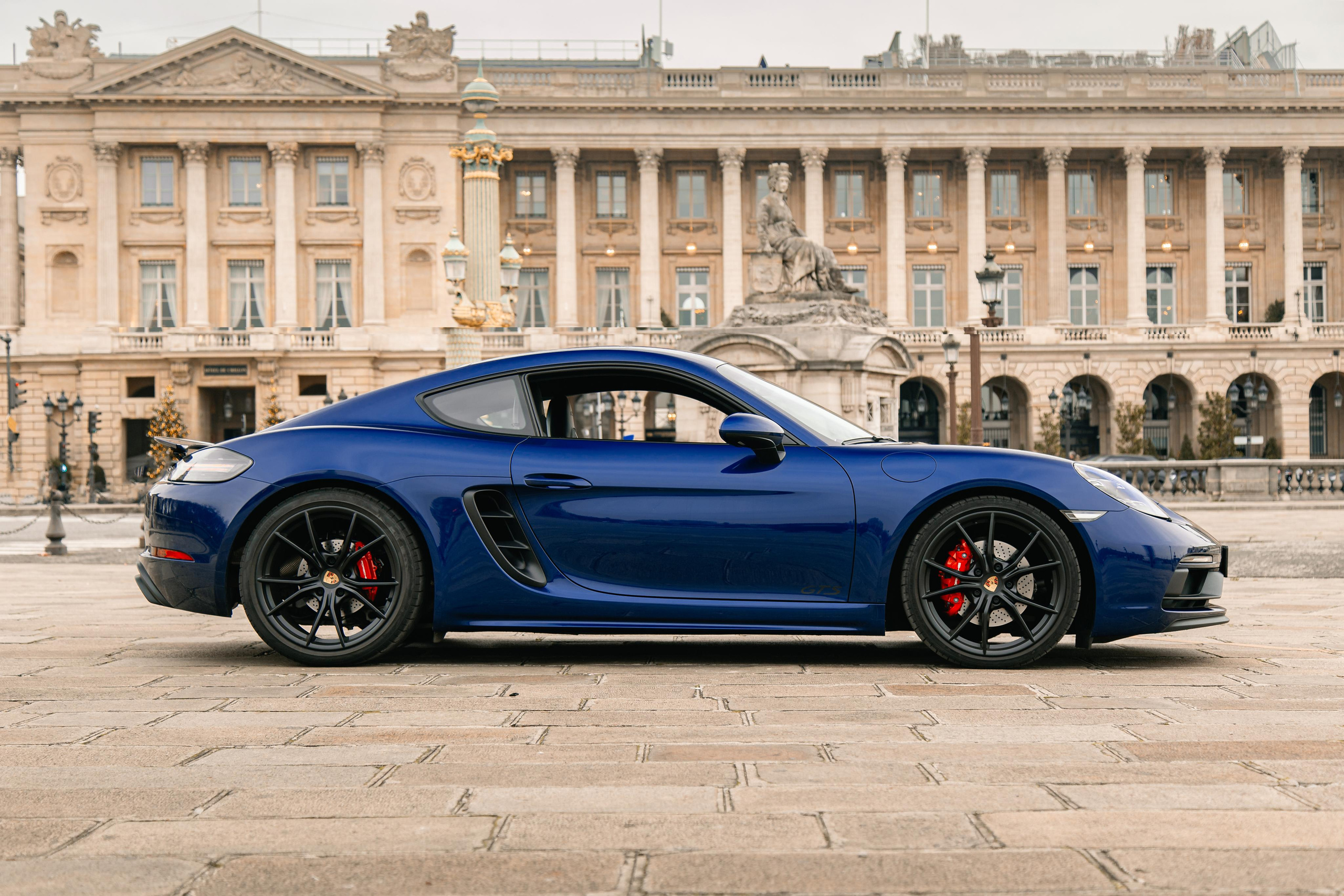 Porsche Cayman. Photographe de voitures à Paris — Vitalii Motruk