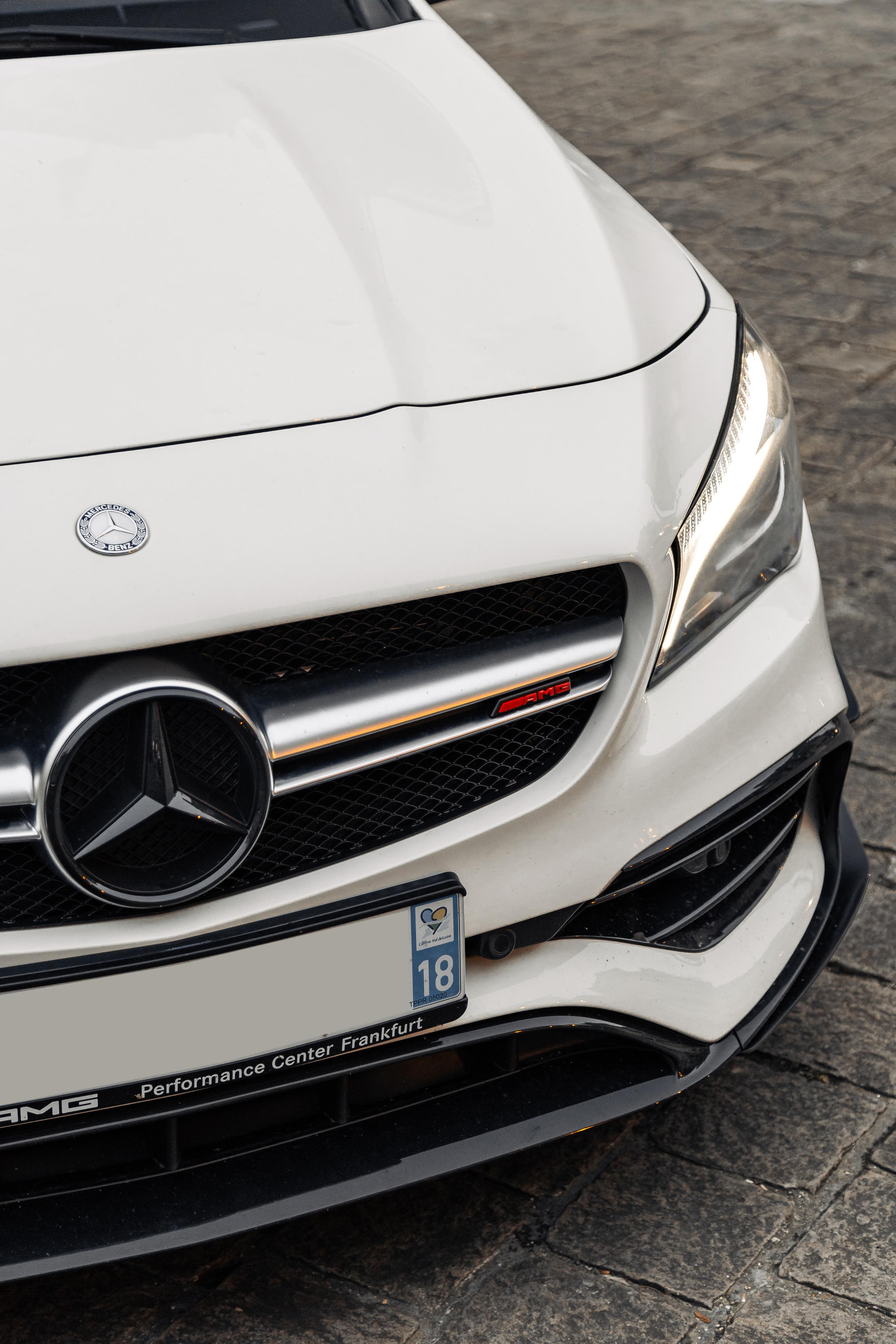 Mercedes-Benz CLA 45 AMG. Photographe de voitures à Paris — Vitalii Motruk