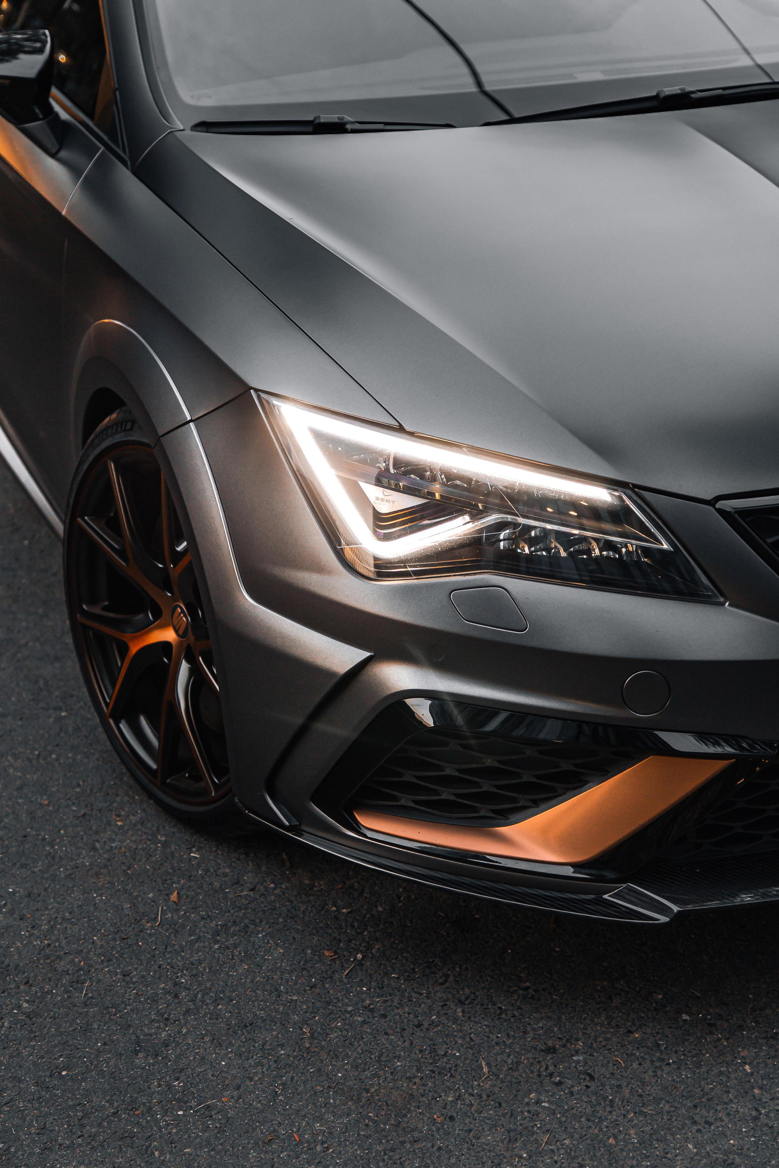 Seat Cupra R. Photographer in Paris — Vitalii Motruk