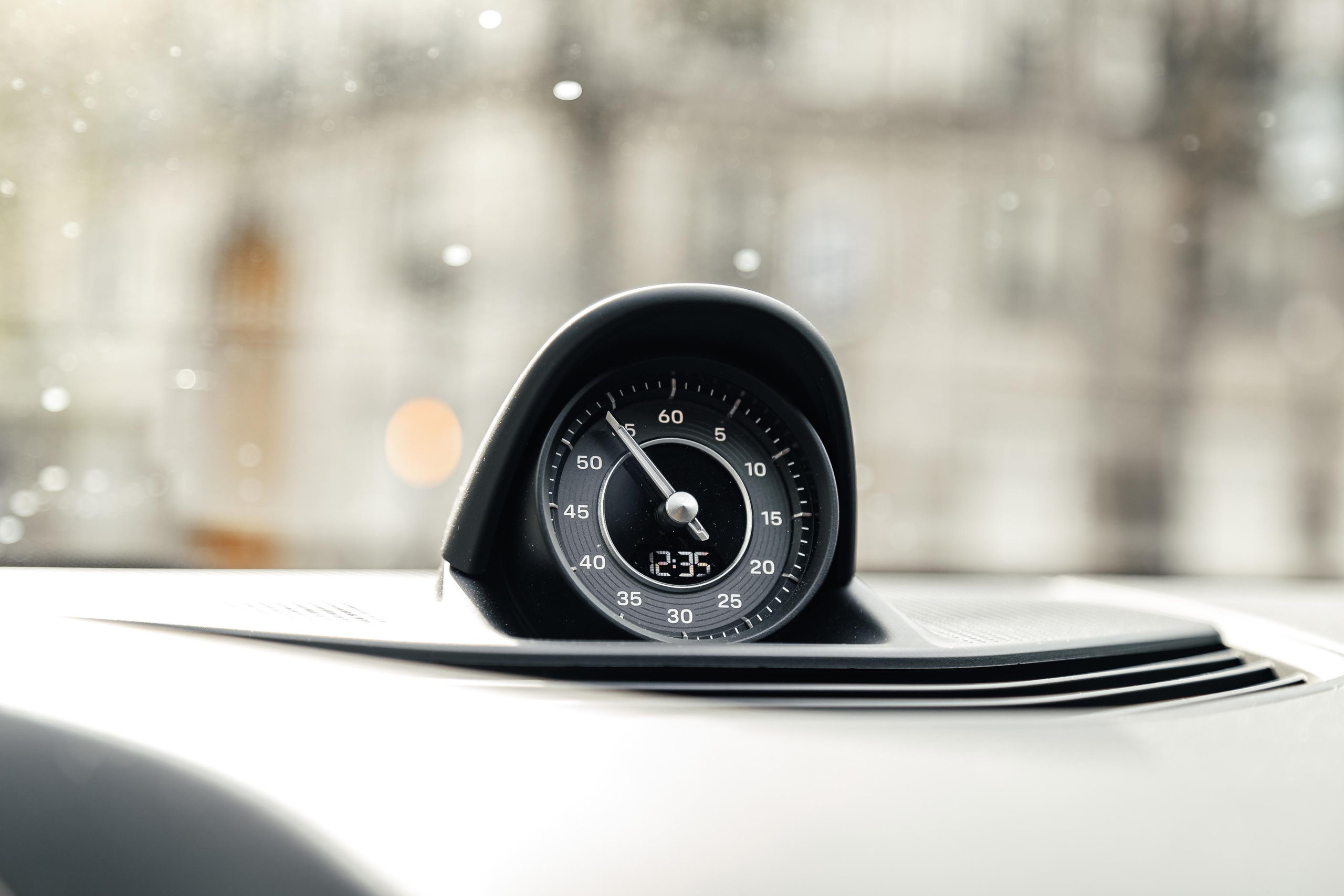 Porsche Taycan Turbo. Photographer in Paris — Vitalii Motruk