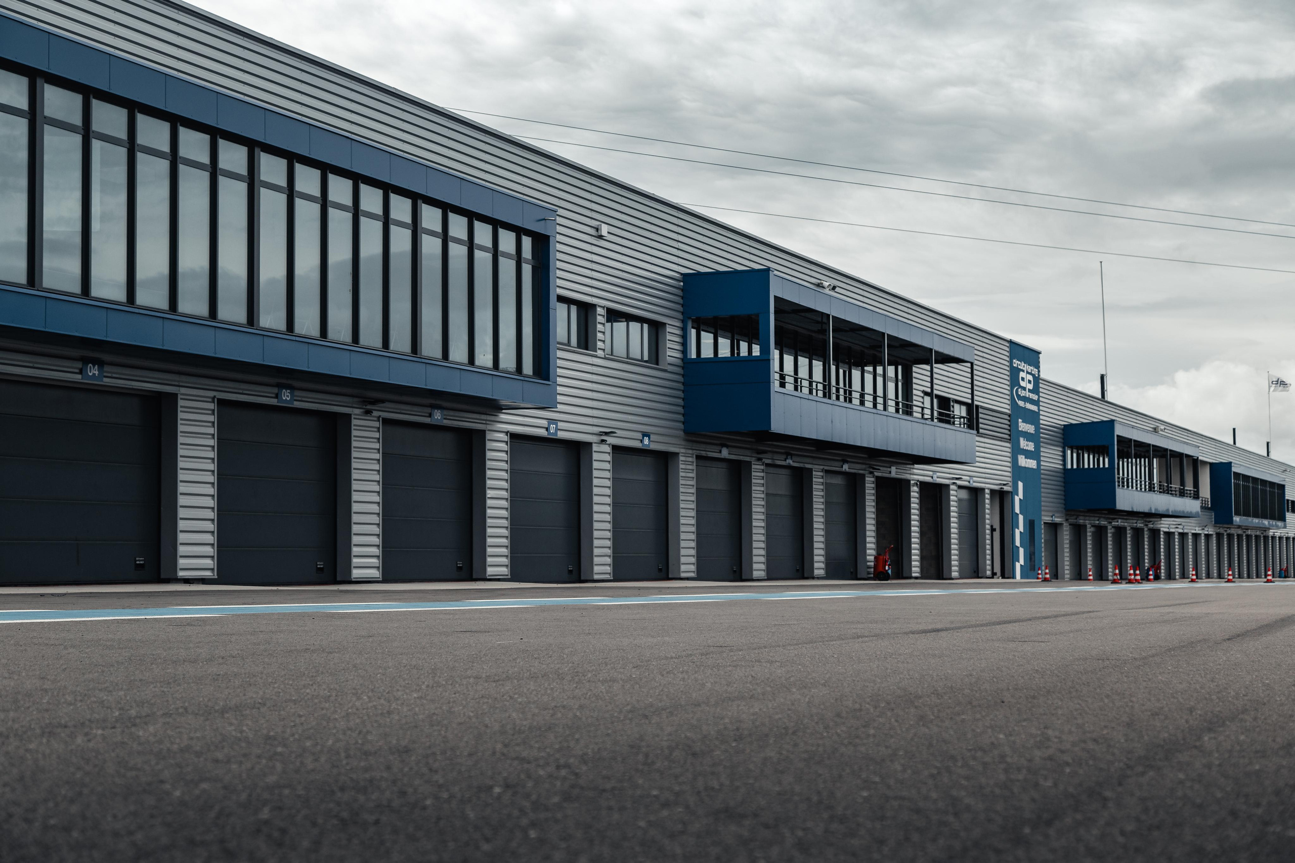 Porsche Cayman. Photographe de voitures à Paris — Vitalii Motruk