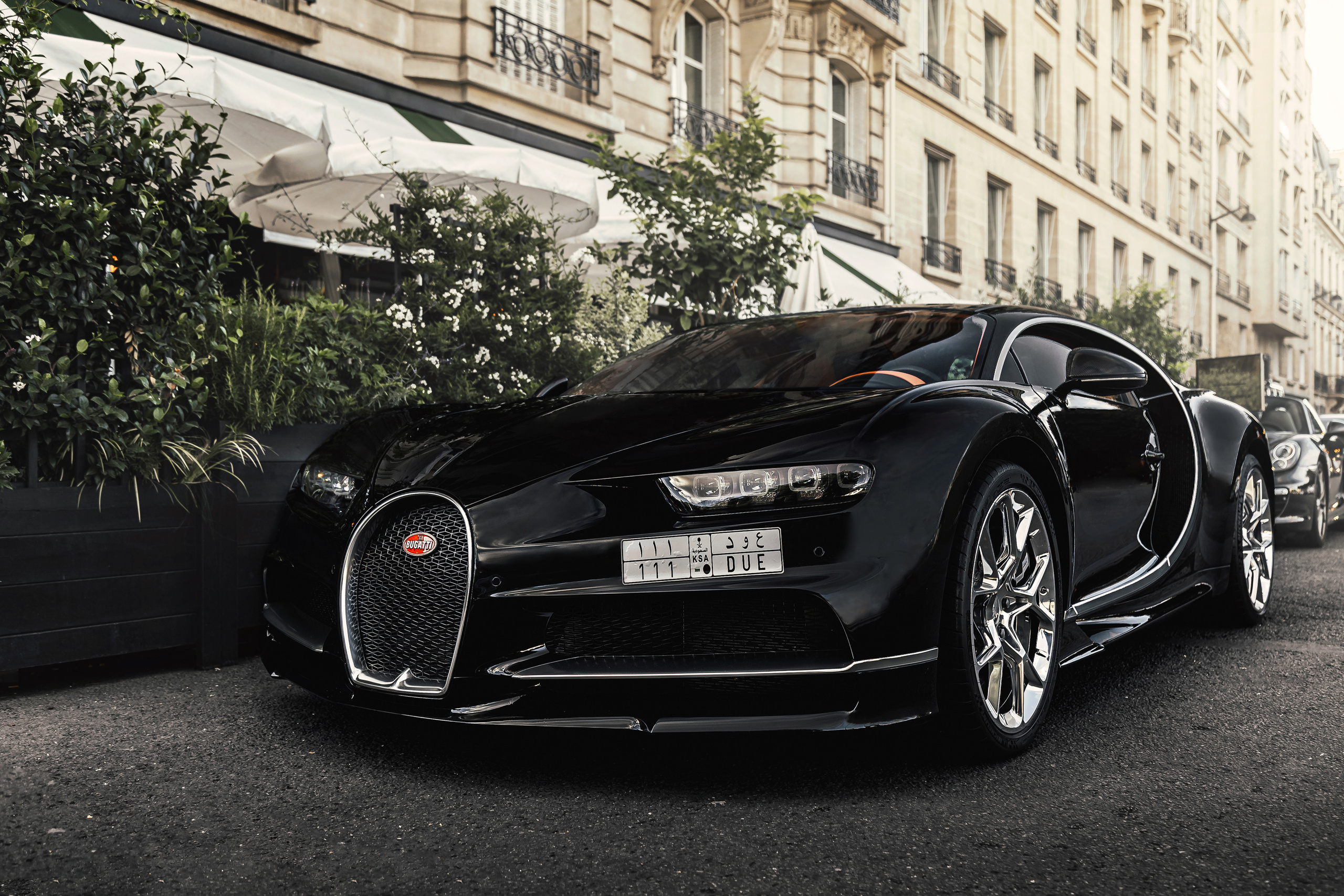 Street photo in Paris. Photographe de voitures à Paris — Vitalii Motruk