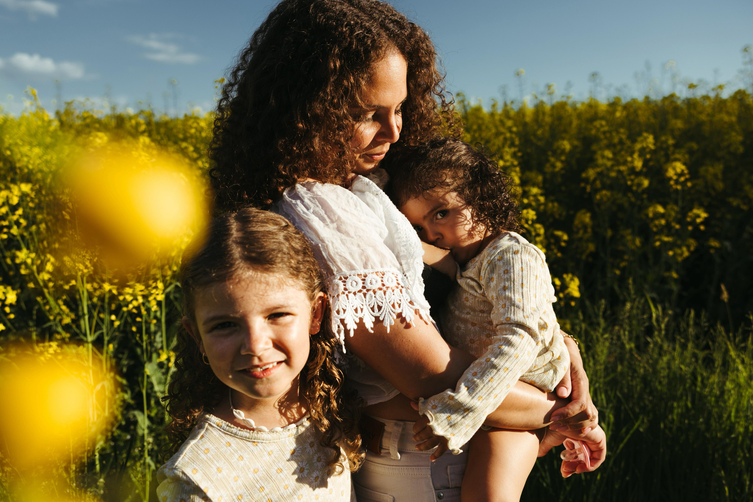 Mädels unter sich. Familienfotografin in Bern, Schweiz
