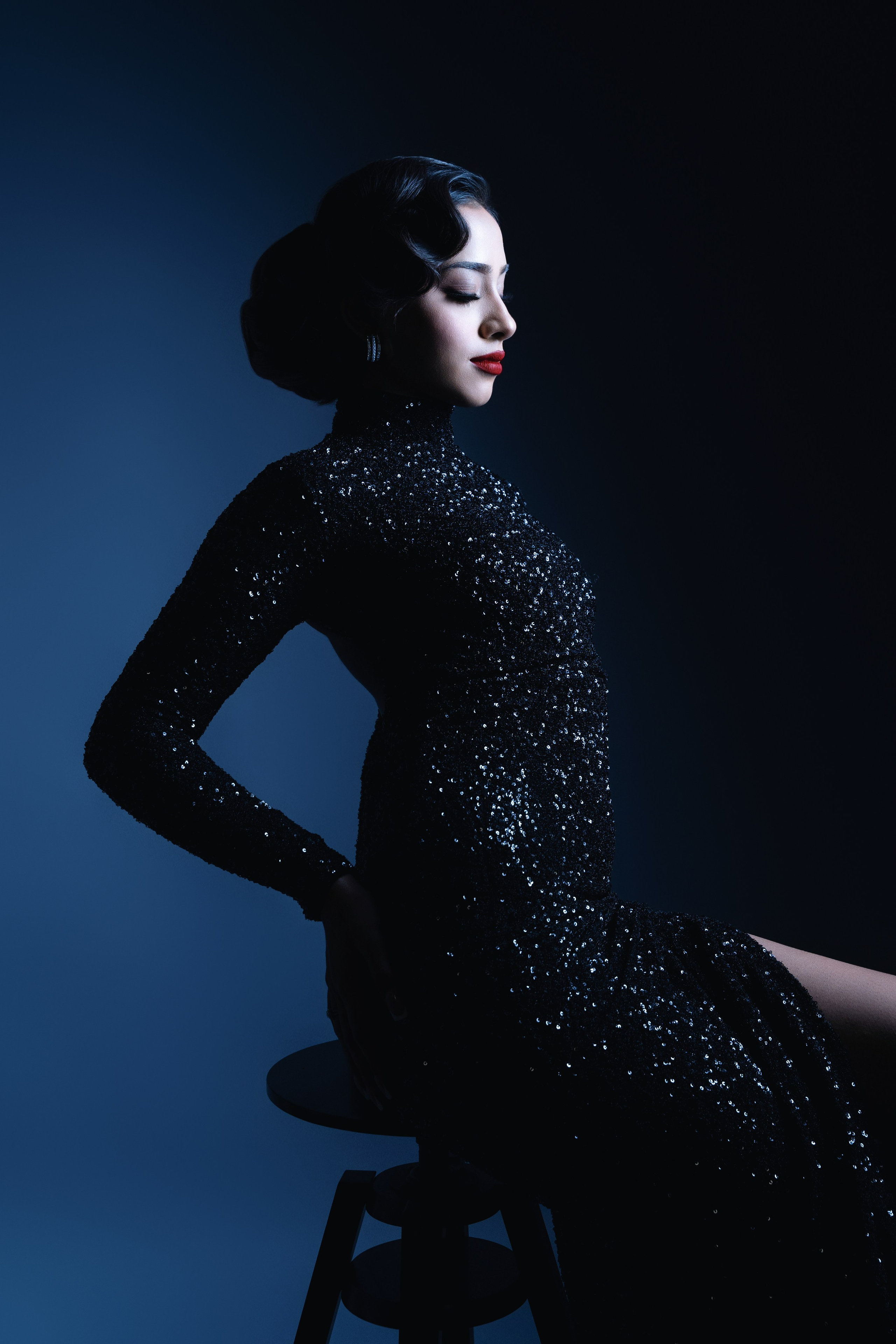 Fashion-Inspired Portrait Photography London – A fashion-forward portrait shot in London, using bold styling and dramatic lighting.