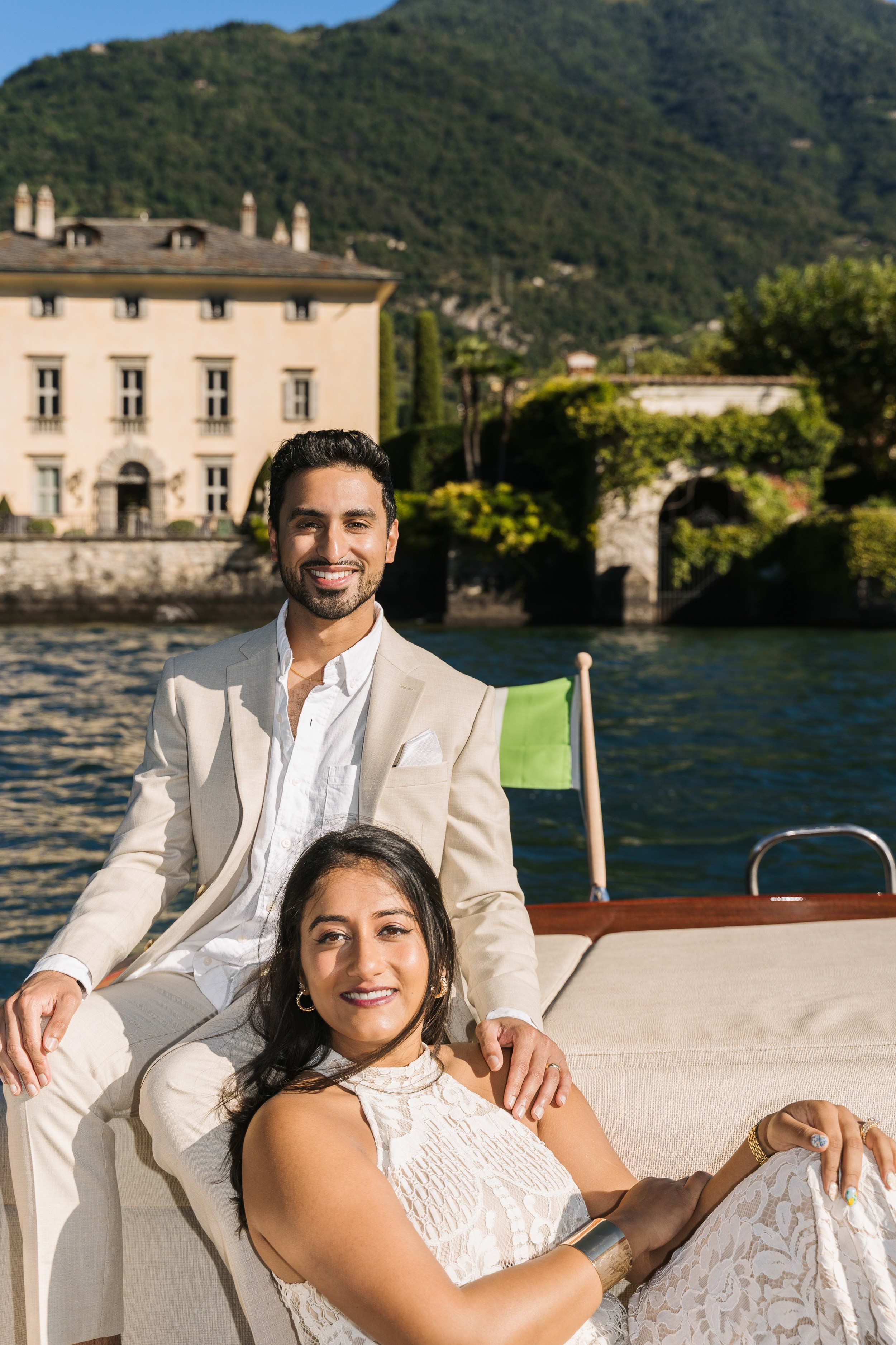 Boat Tour Anniversary in Lake Como. Proposal Photographer in Lake Como