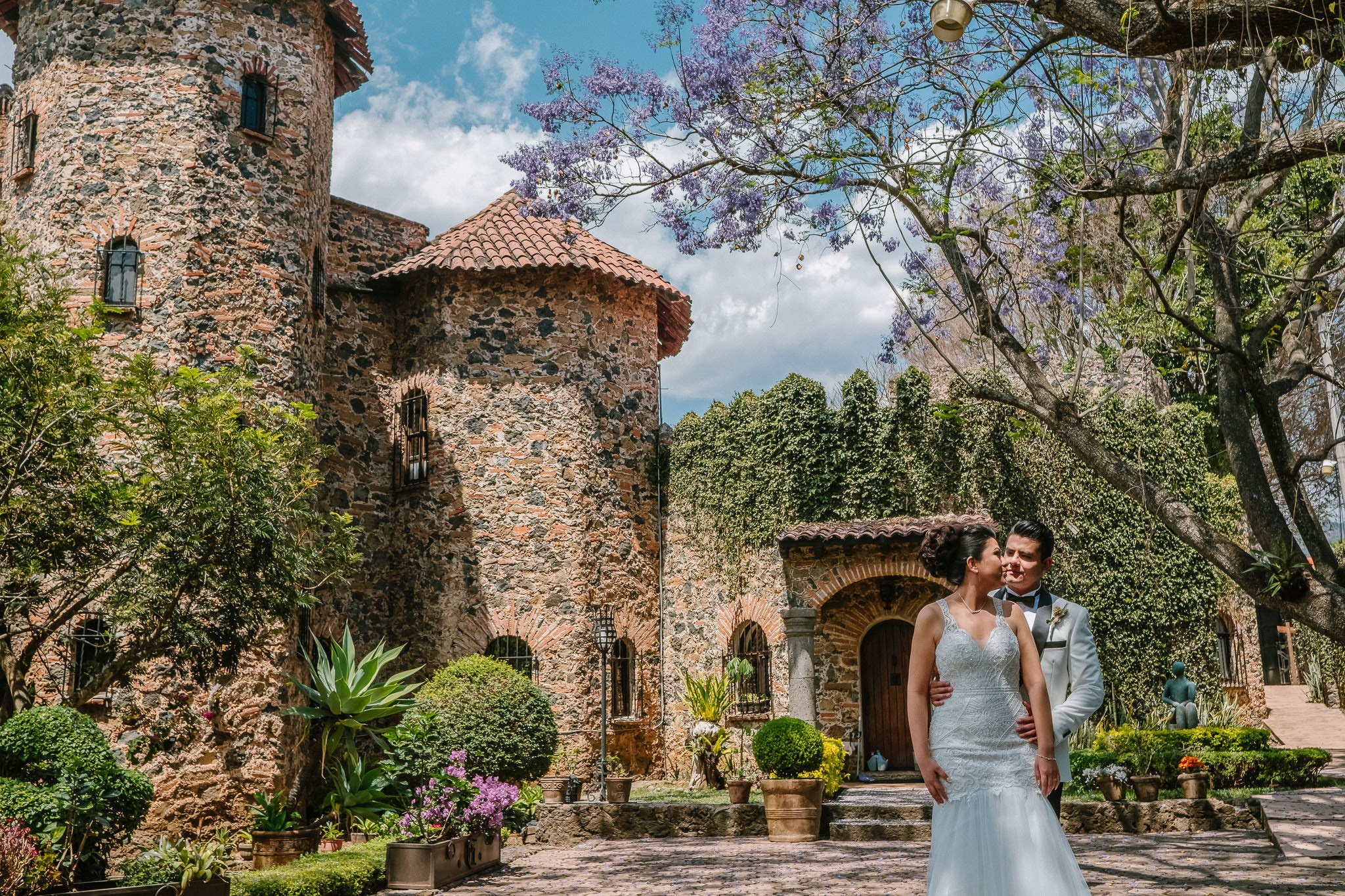 Yenisel & Raul / Tepoztlan. Wedding and family photographer in Mexico City