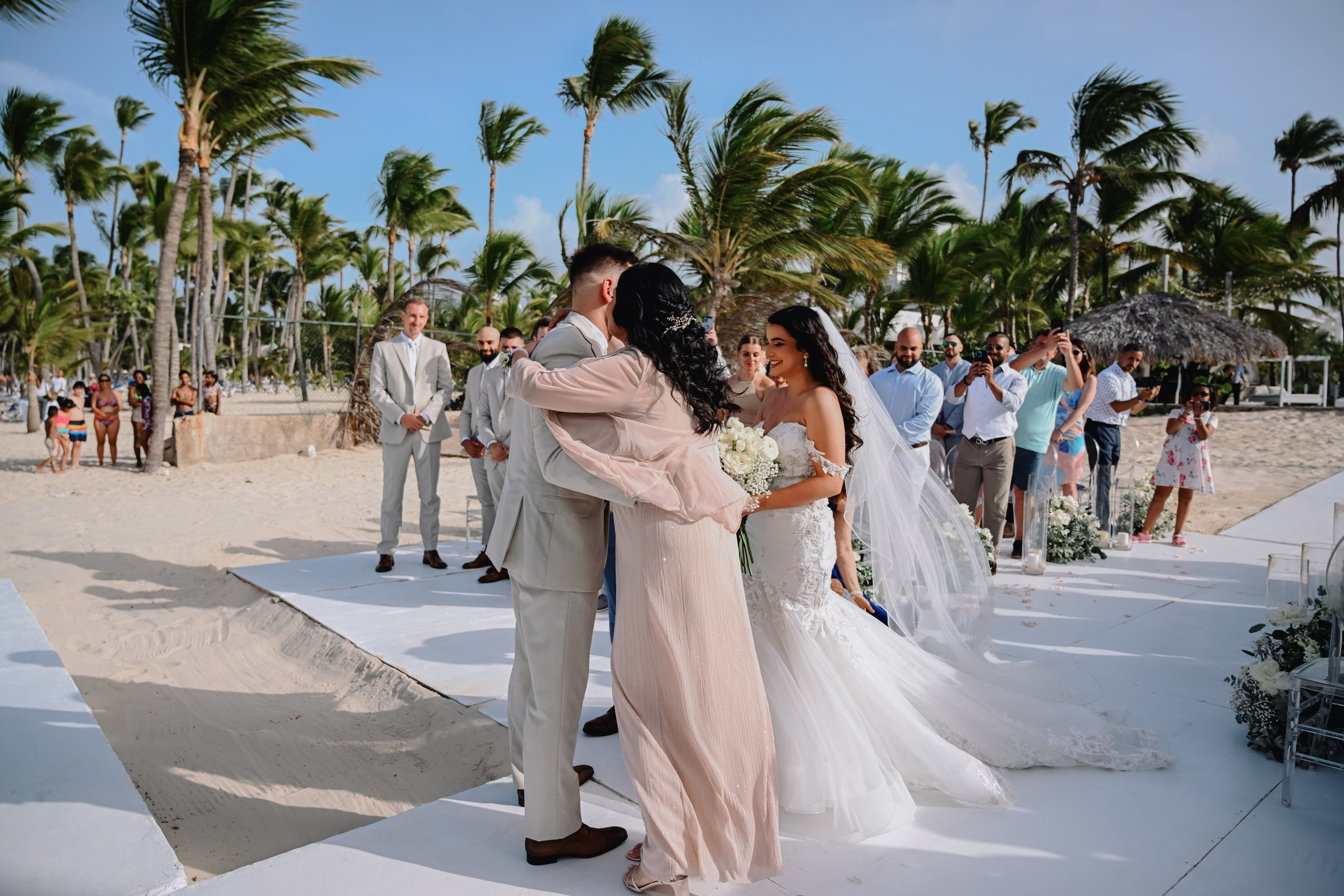 Jessica & Bartlomiej. Kukua Beach Club