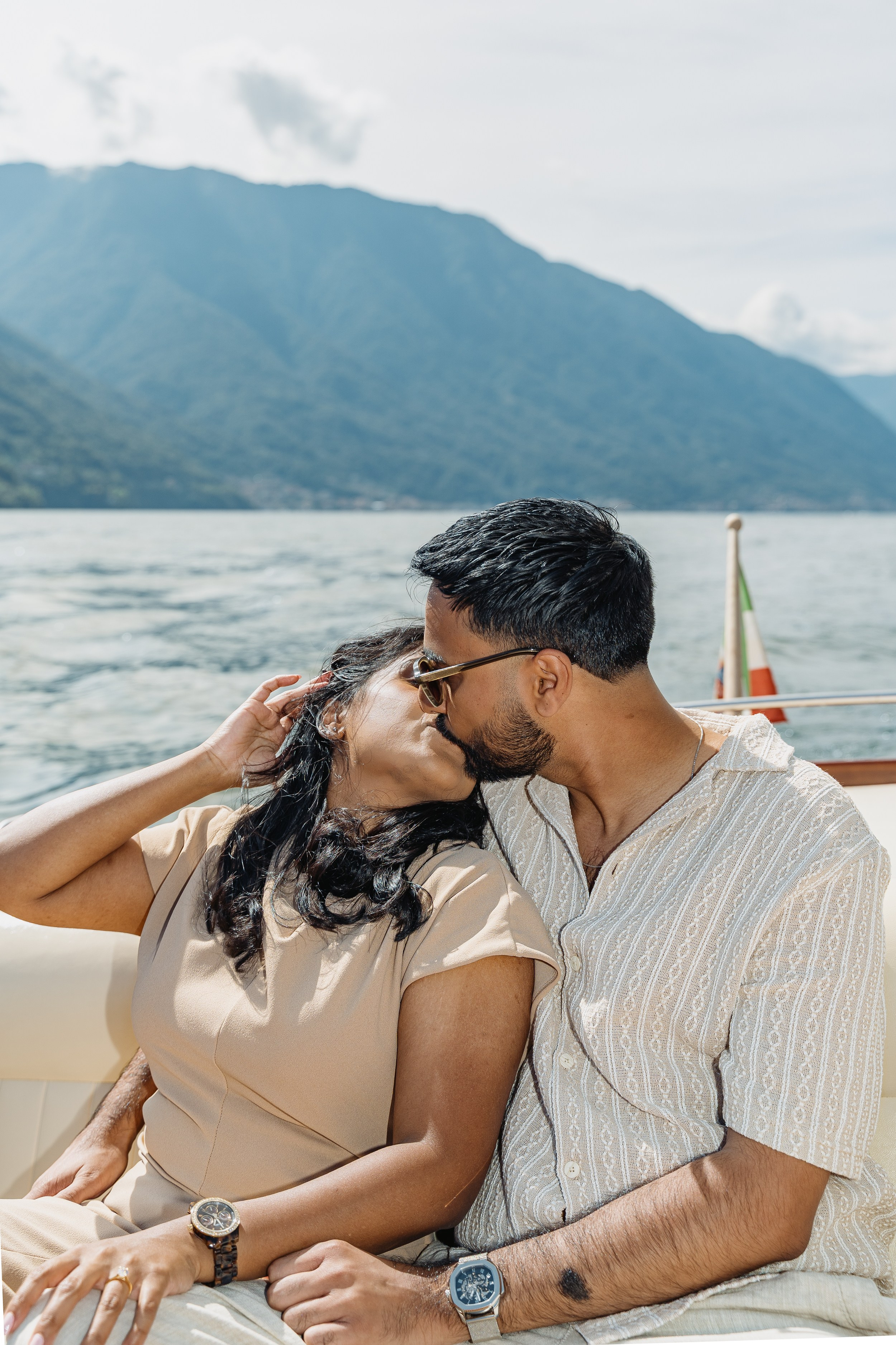 Lake Como Proposal on a Boat. Proposal Photographer in Lake Como