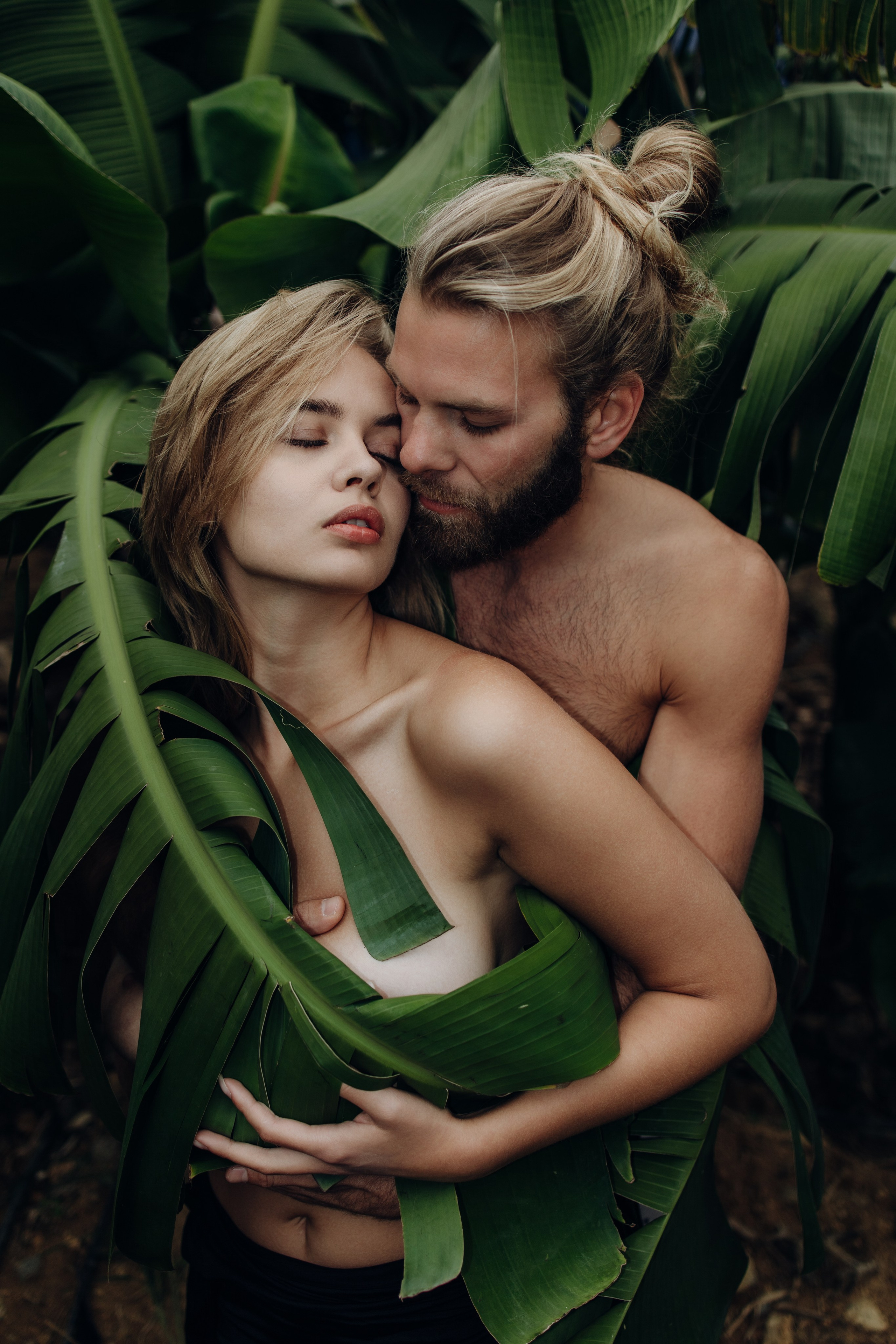 Фотосессия love story в банановой роще