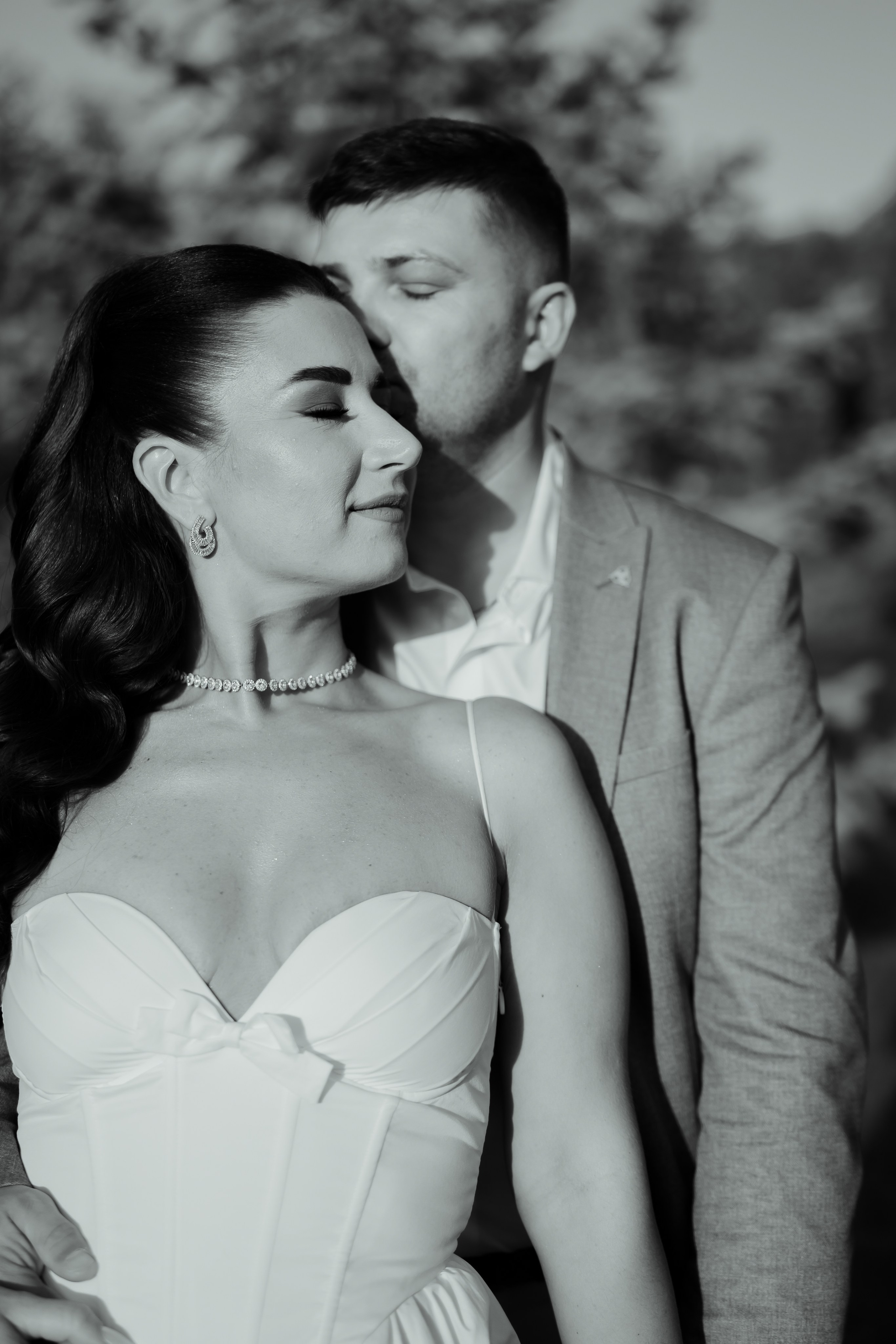 V & A. Crudueugen.com