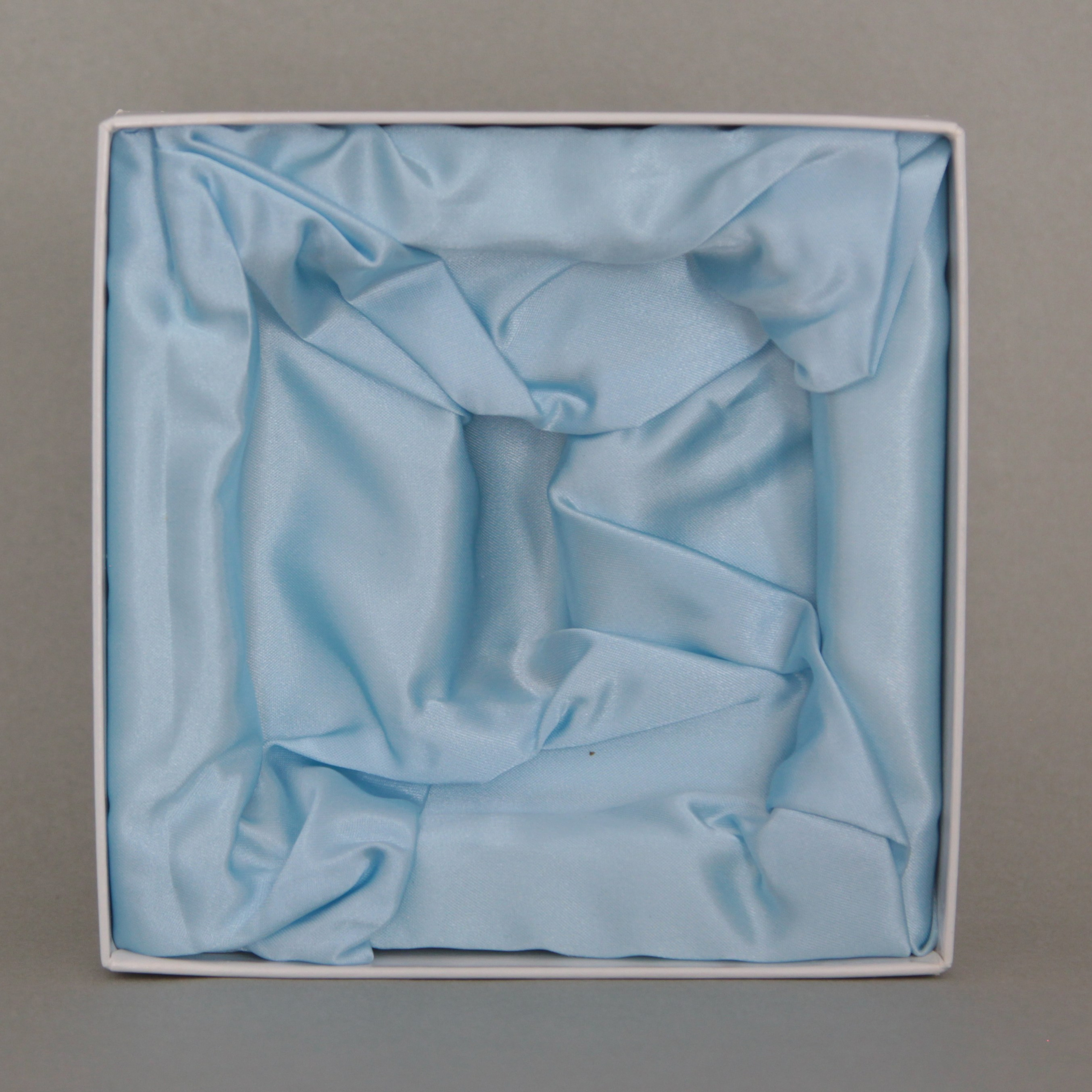 Mikimoto. Современнные и актикварные украшения в Барселоне, Москве и Санкт-Петербурге