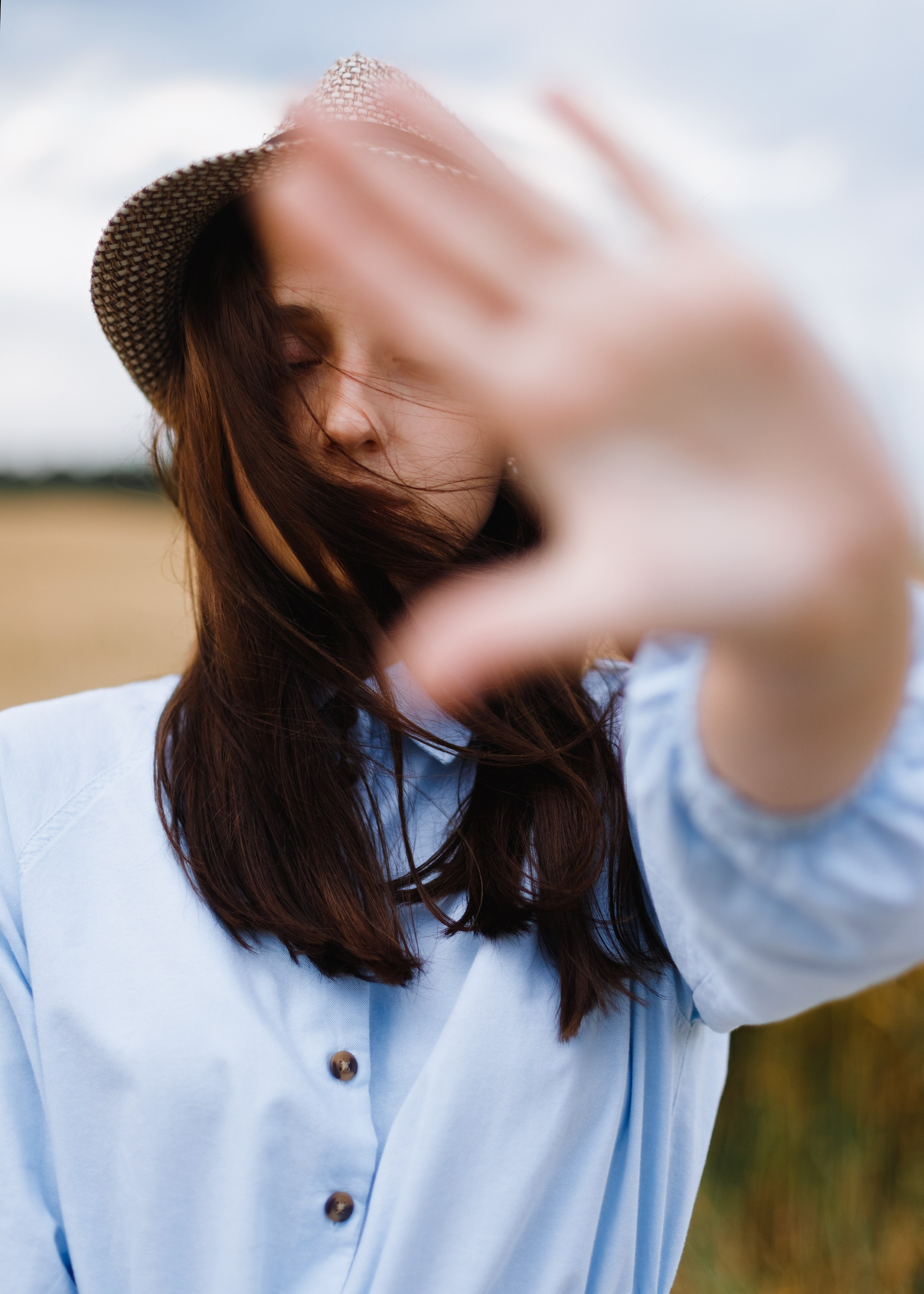 Katya | tenderness in the field. Kaja | fotograf psów we Wrocławiu