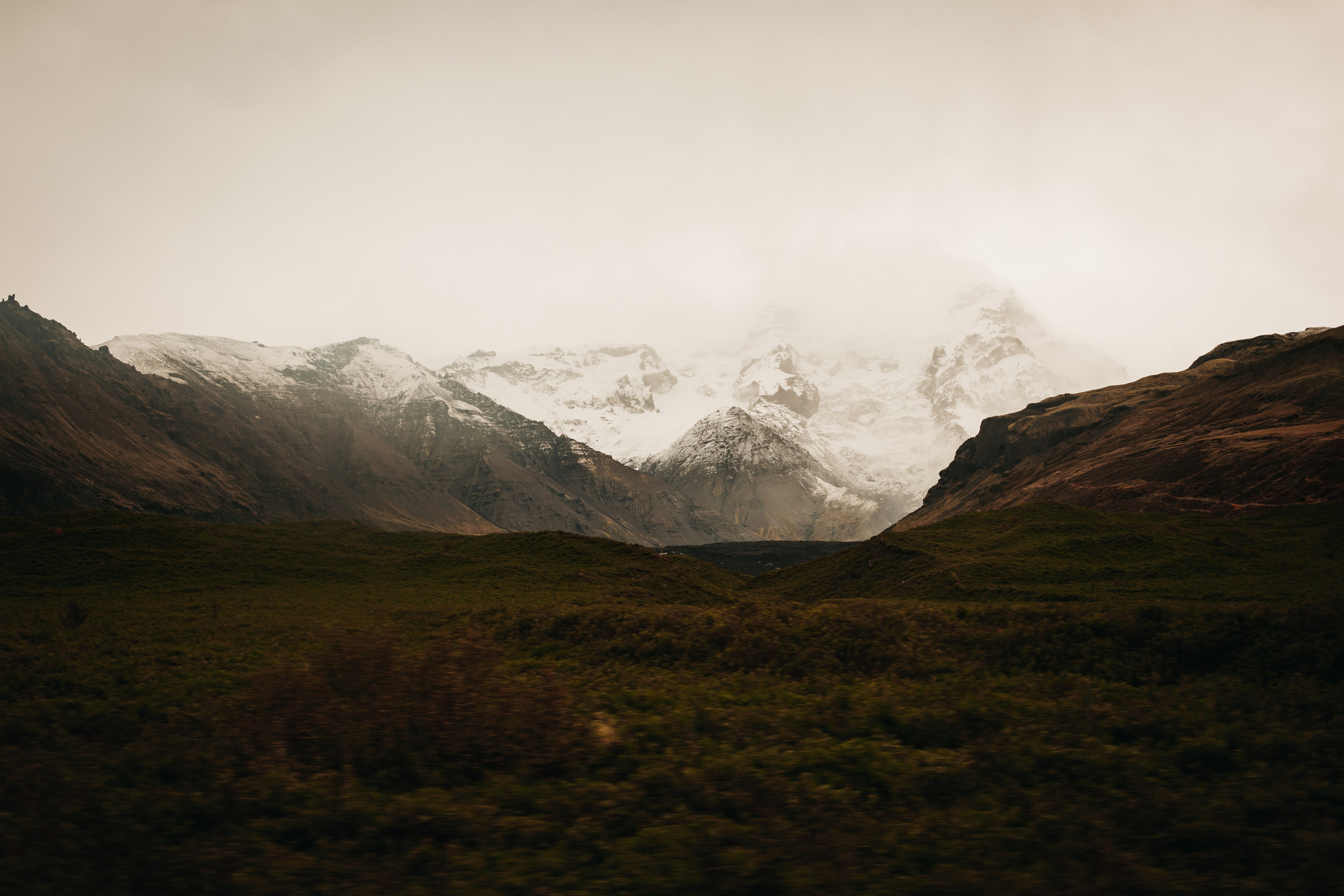 B & A. Fotograf Nunta Iasi - Hearts & Pictures