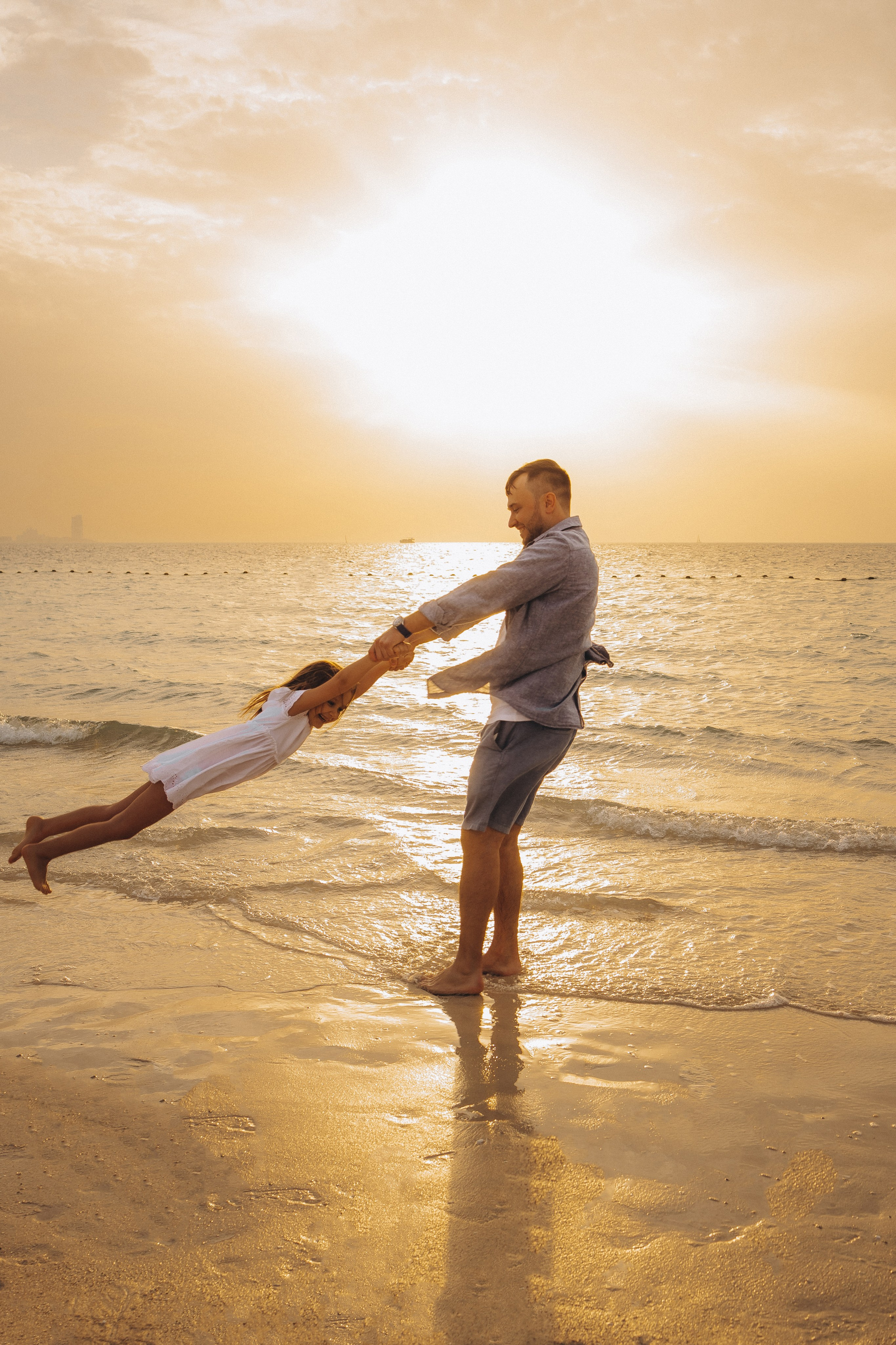 Golden hour family. Birth, Family, Newborn photographer in Dubai| Eliza Baitikova