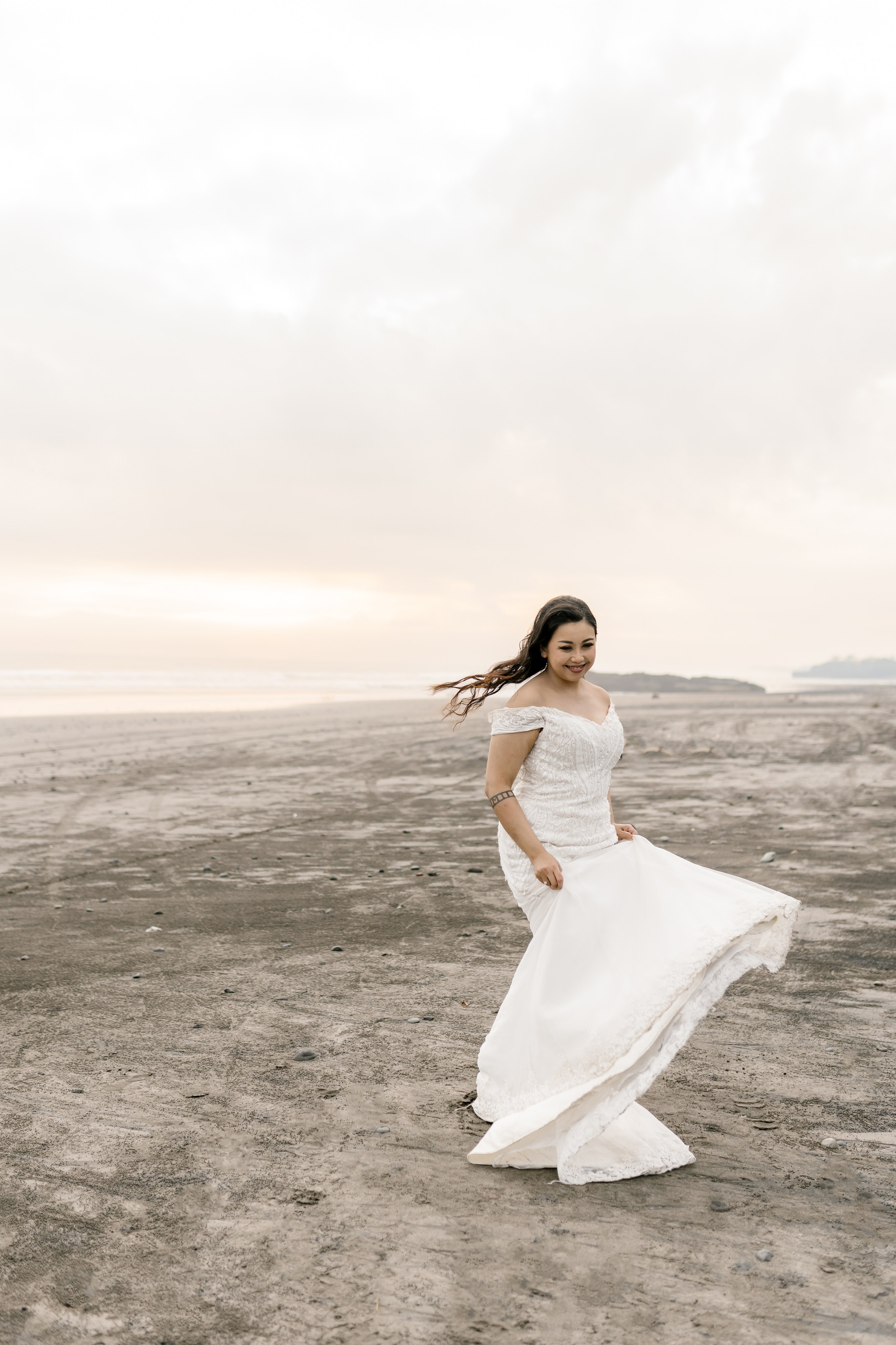 Honeymoon Photoshoot in Bali. Female Photographer in Bali