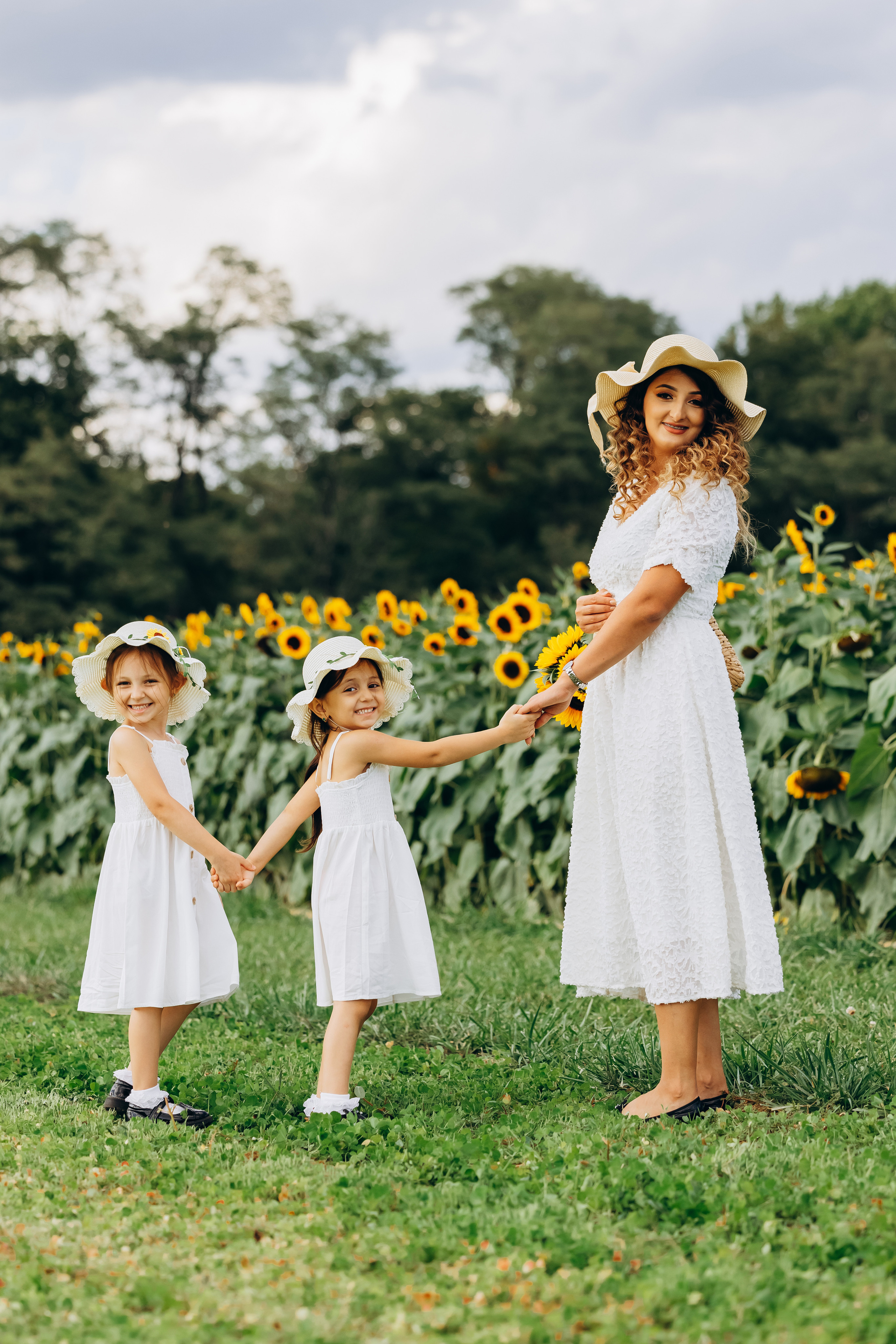 SHER & FATIMA FAMILY. Pittsburgh wedding and family photographer