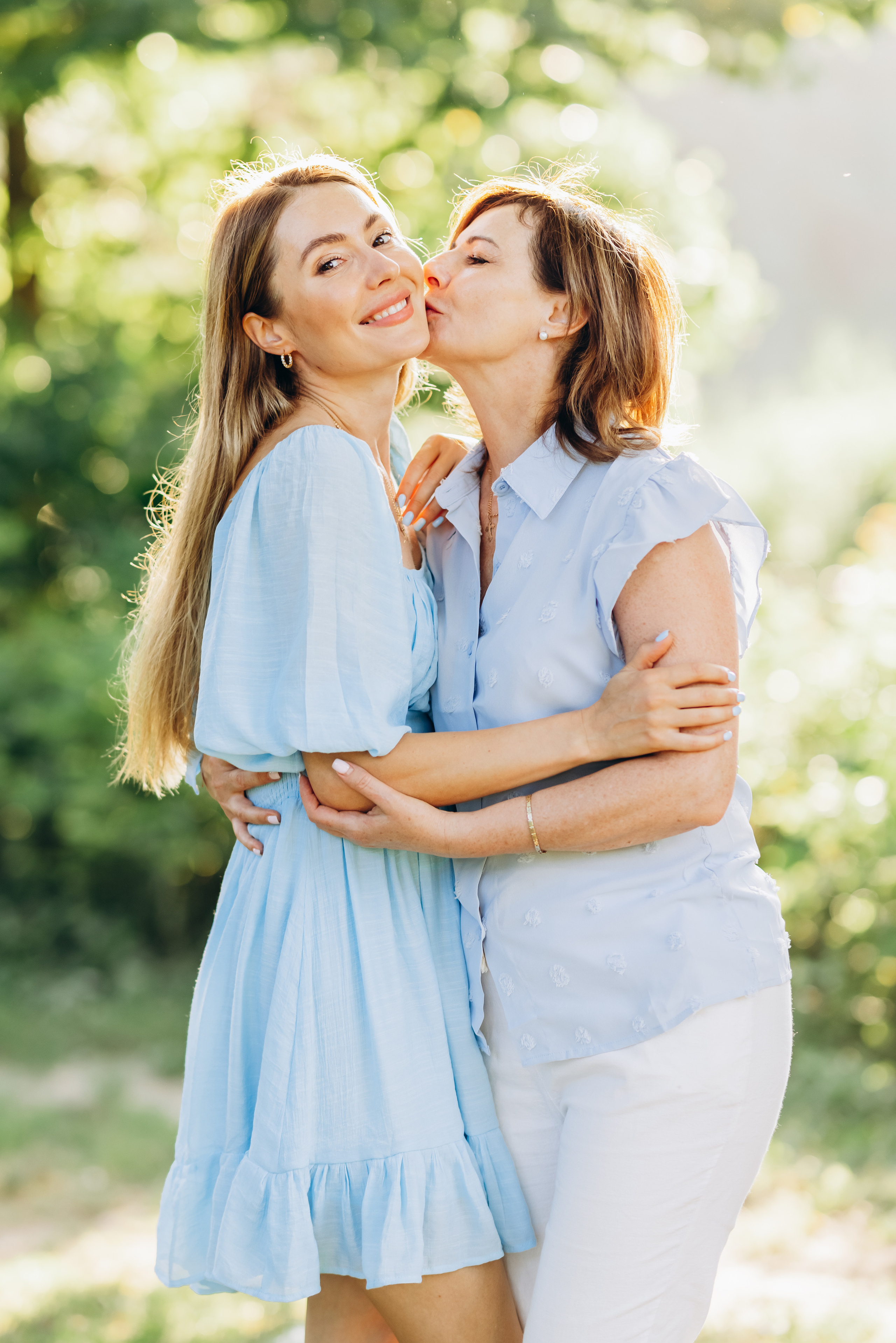 JULIA & MOM. Pittsburgh wedding and family photographer