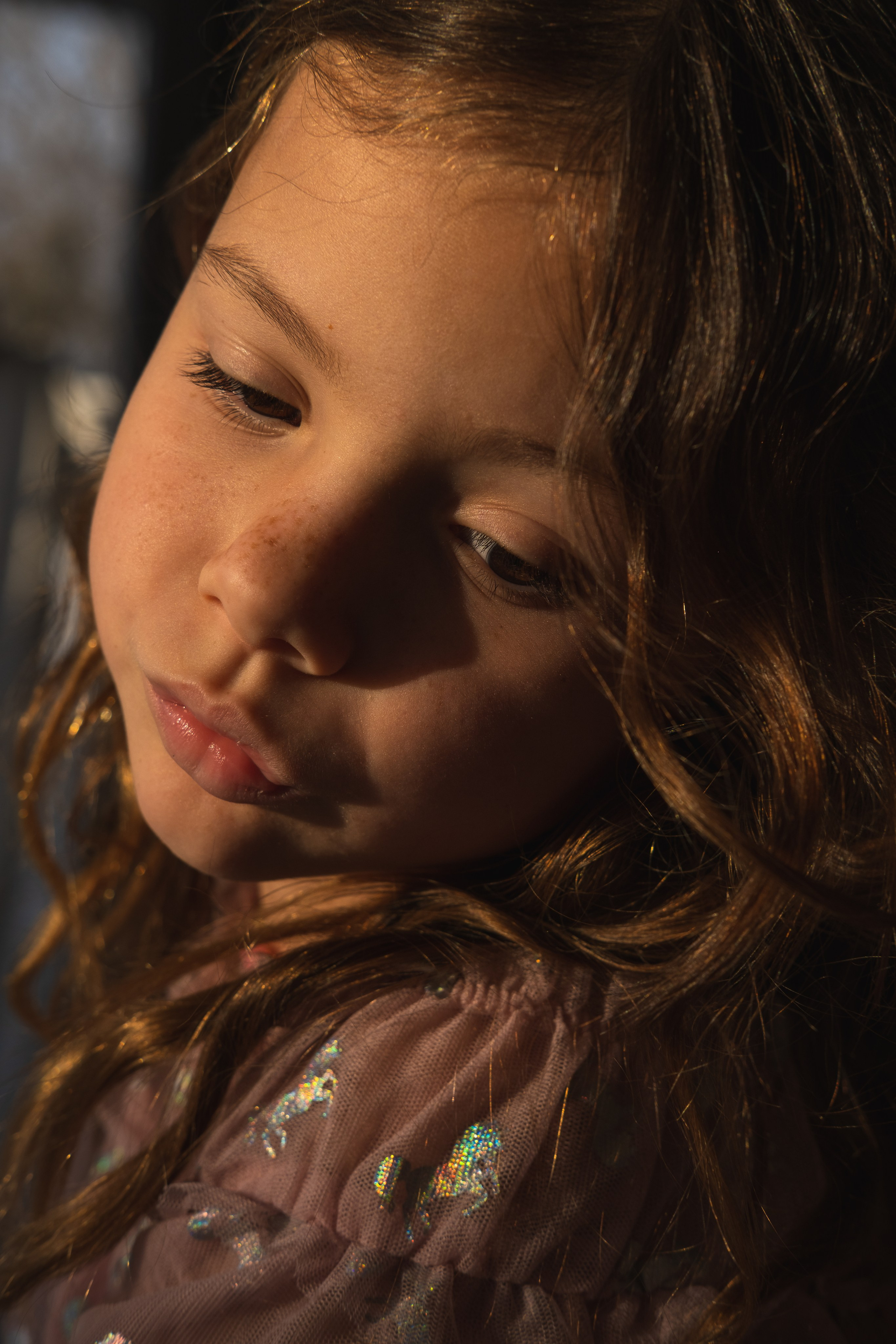 Ritratti di Bambini | Emozioni e Innocenza in Fotografia. Fotografa maternity, family e business a Pomezia e Roma – Simona Henkel