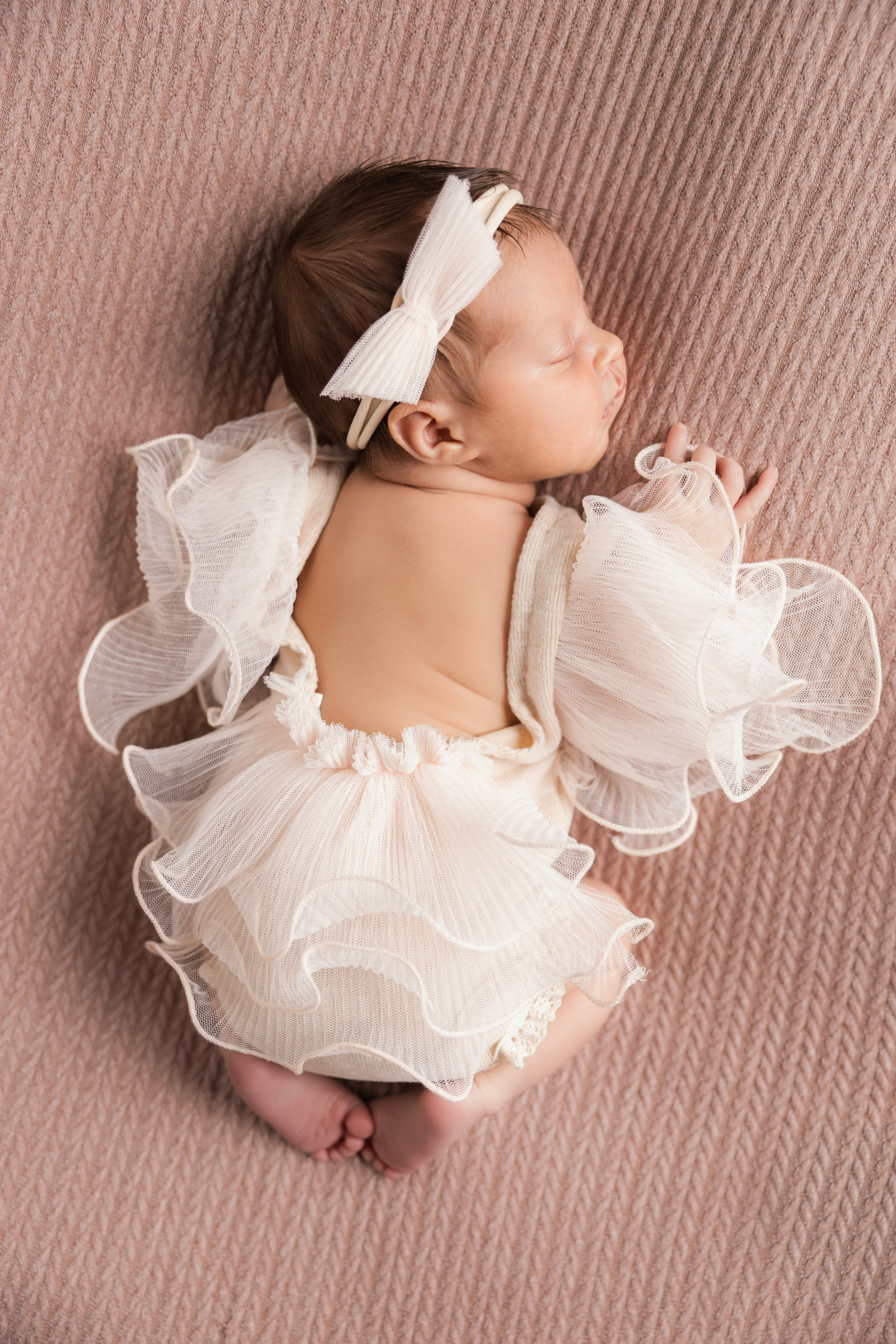 První dny života. Rodinná, těhotenská, newborn a lifestyle fotografka v Písku Oxana Telupilova