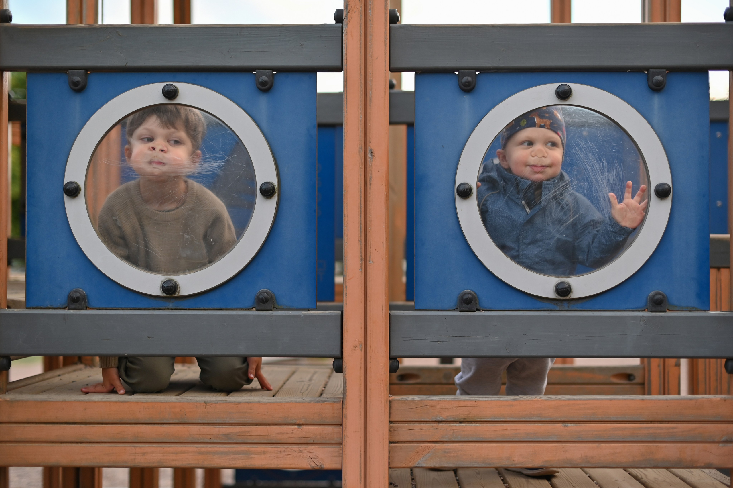 На детской площадке. Детский и семейный фотограф в финляндии дина пулкка. контент фотограф