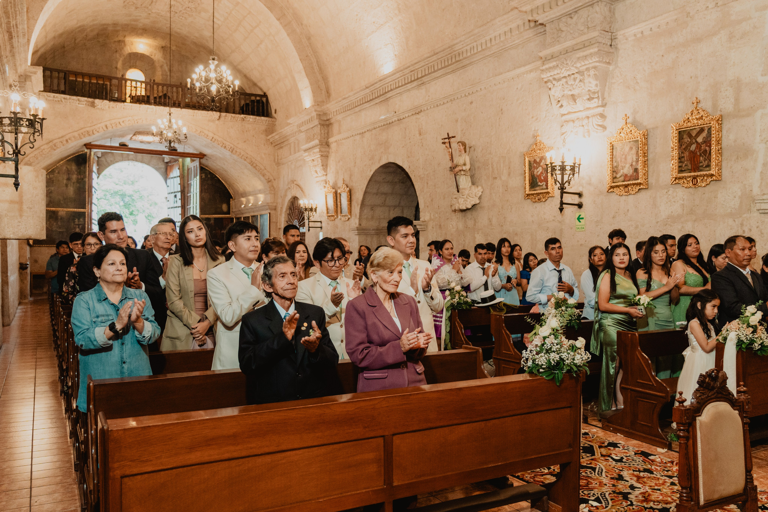 FERNANDO + MARIBEL | BODA RELIGIOSA. Studio KVTA | Fotografía y Video de Bodas en Arequipa
