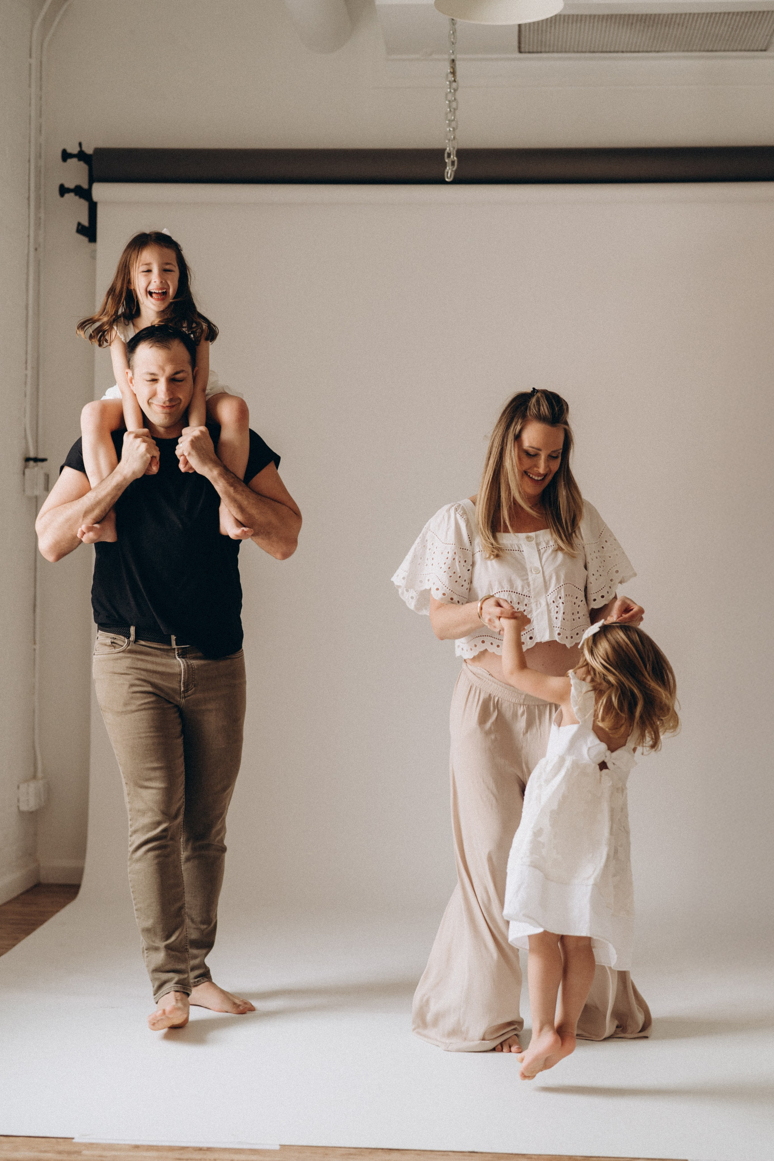 Emily. Modern maternity photographer in Long Island New York