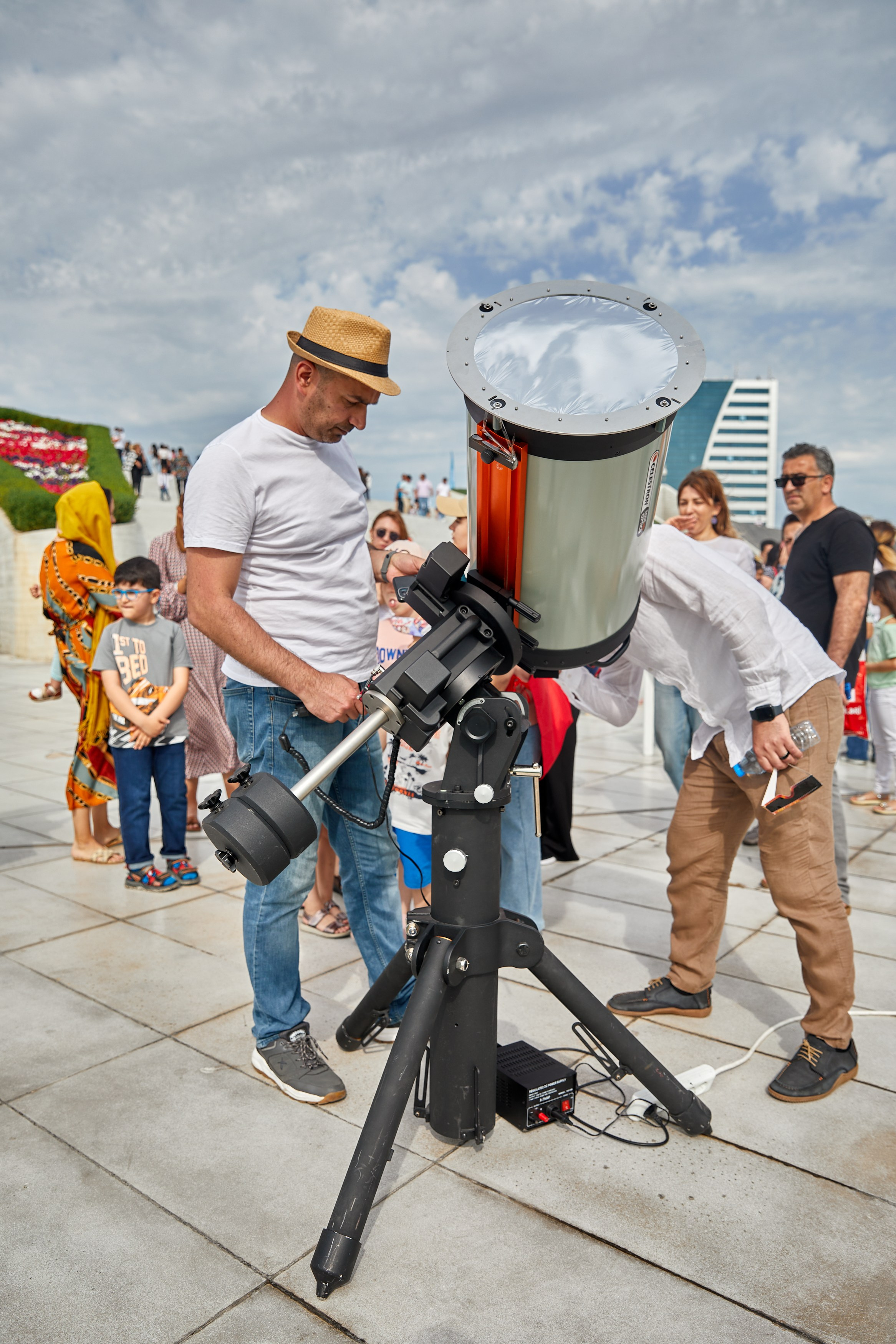 Beynəlxalq Uşaqlar Günü Festivalı. Həvəskar Astronomlar Cəmiyyəti — Astronomy.az