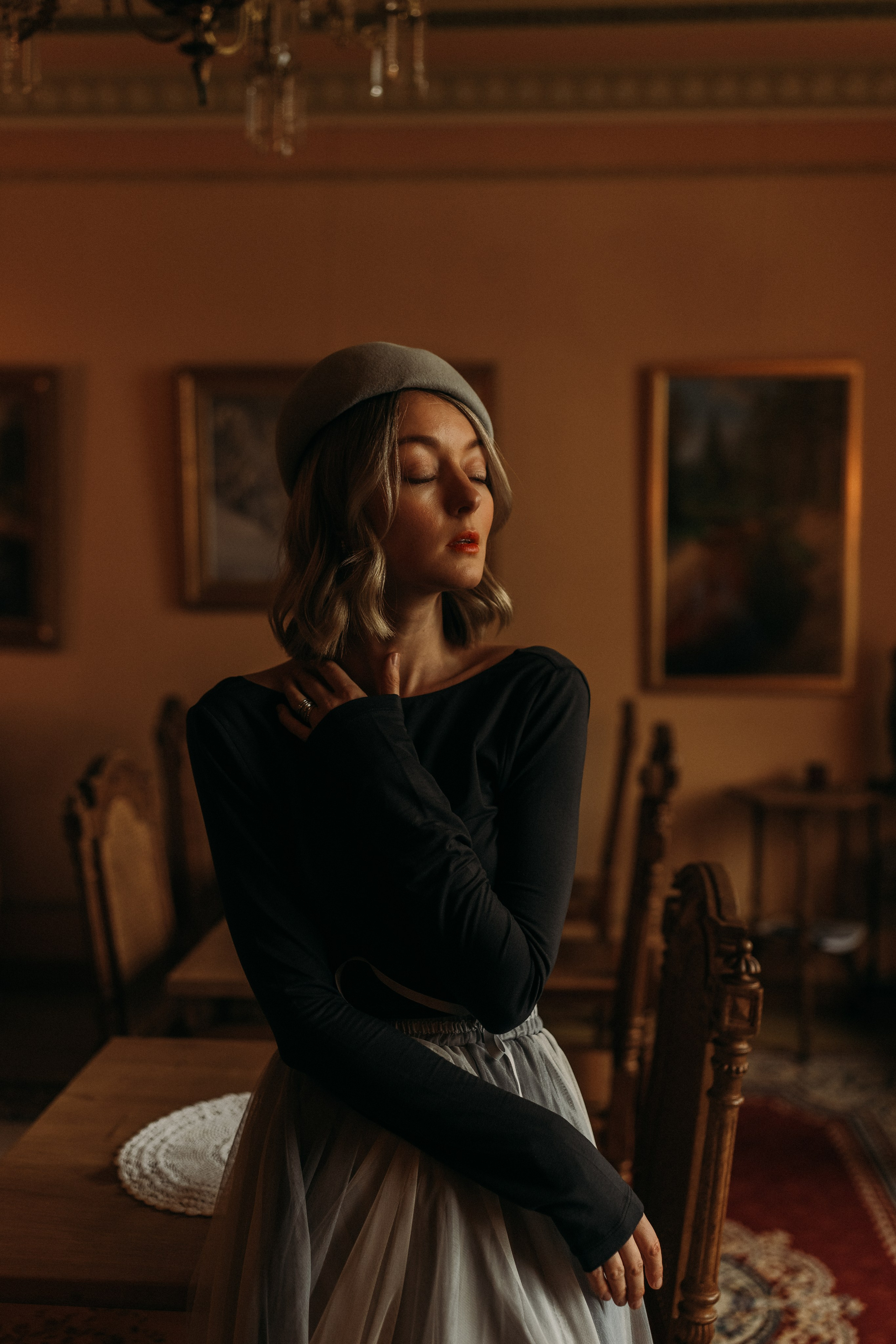 Woman phoshoot. Wedding and potrait photographer in Helsinki Vickan O