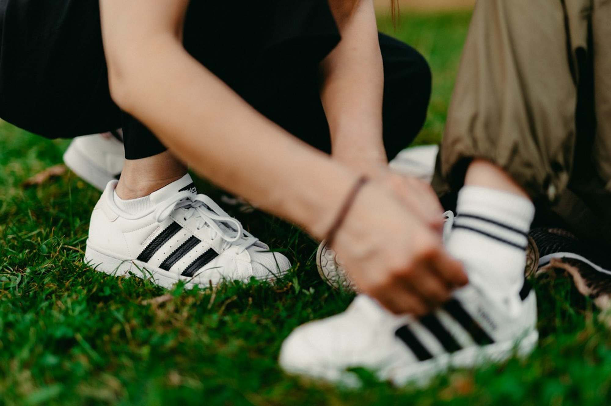 Сімейна фотосесія на вулиці літом. Photokostin.com