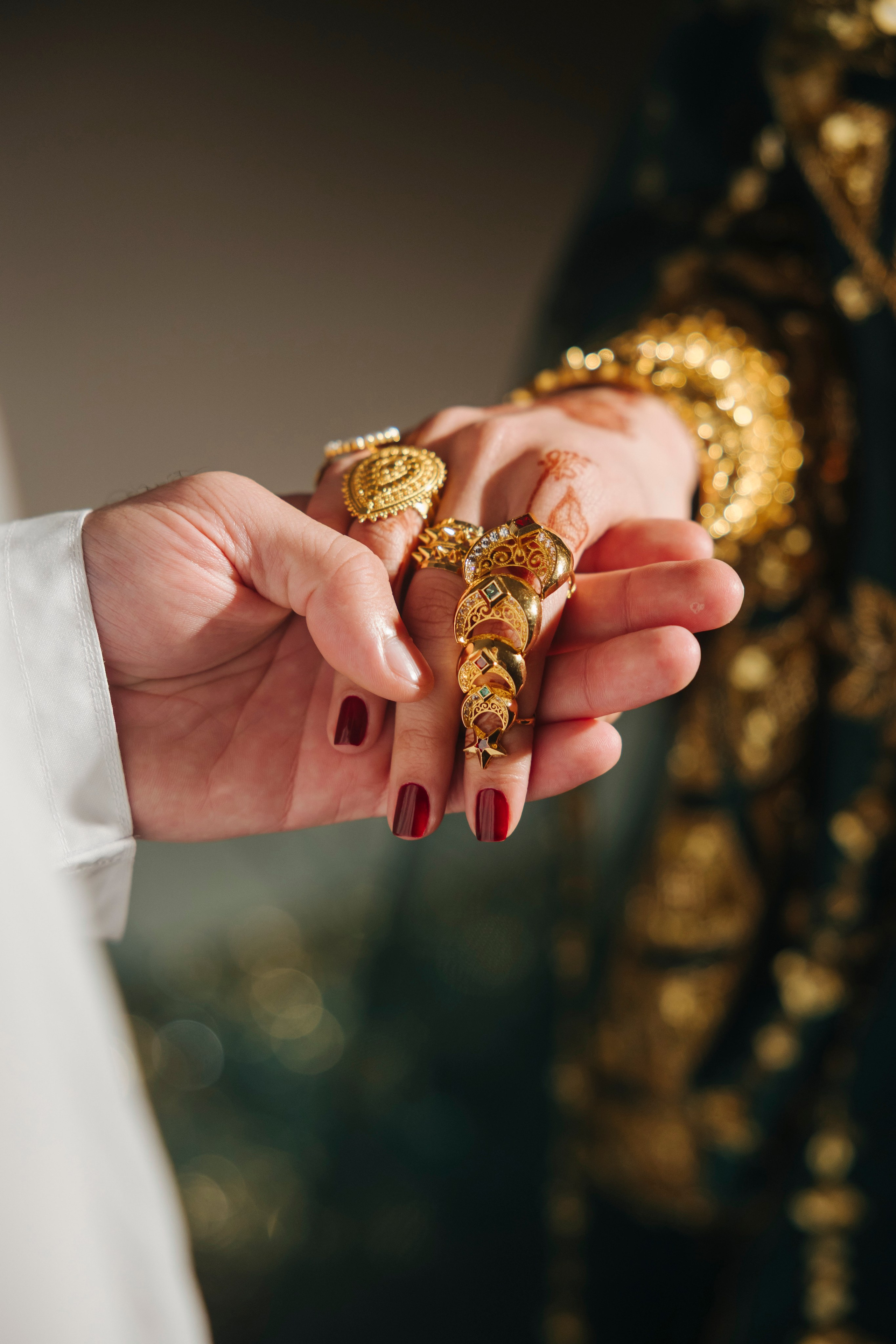 Meera Henna. Wedding, Maternity & Family Photographer in Dubai, UAE & Worldwide
