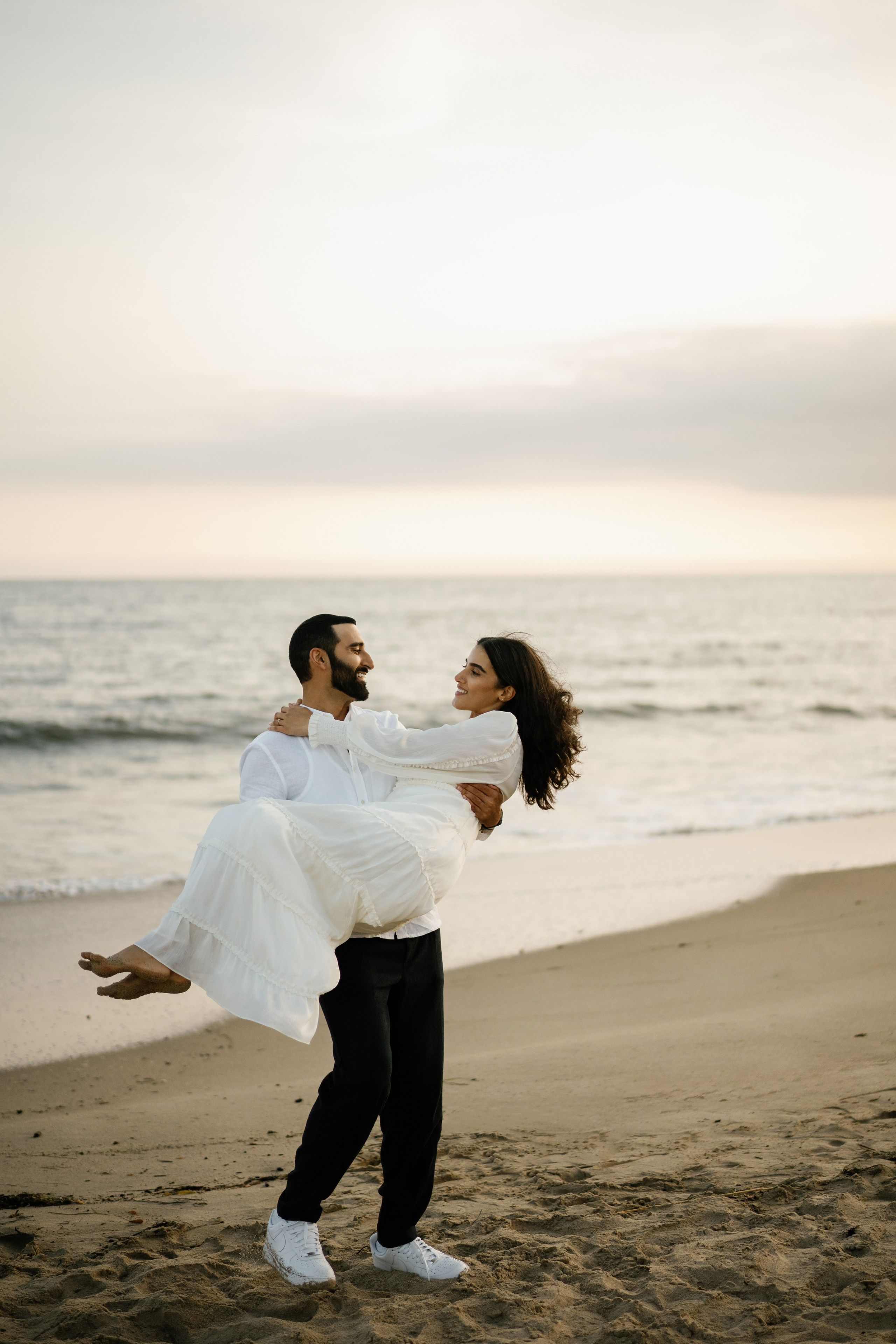 Santa Monica Sunset Engagement Photoshoot. Wedding Photography & Videography Team in California, Los Angeles, San Francisco, San Diego and Travel
