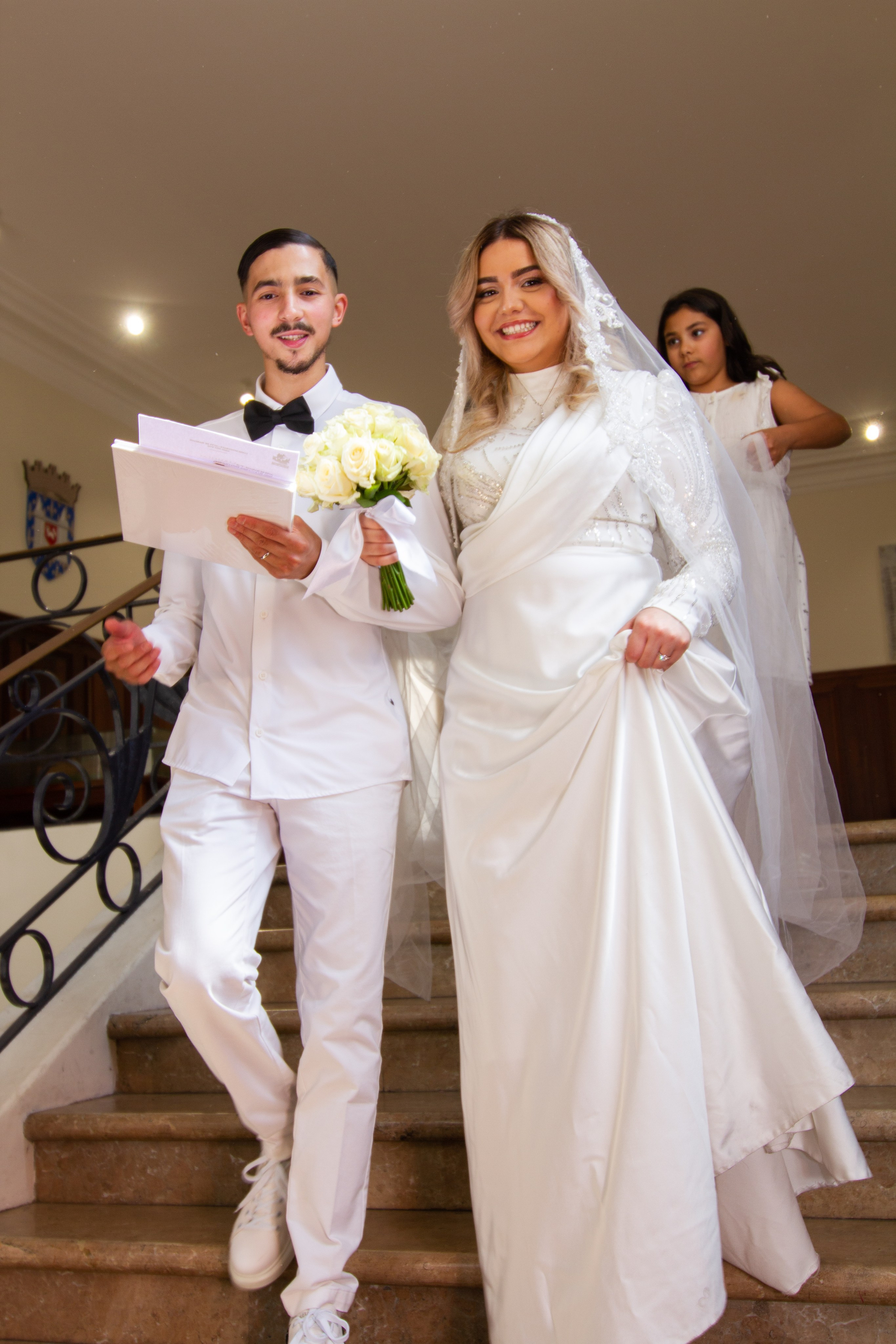 Yassine et Sahra. Studio photo « Partage ton bonheur » – Photographe famille près de Châtellerault, Poitiers et Tours