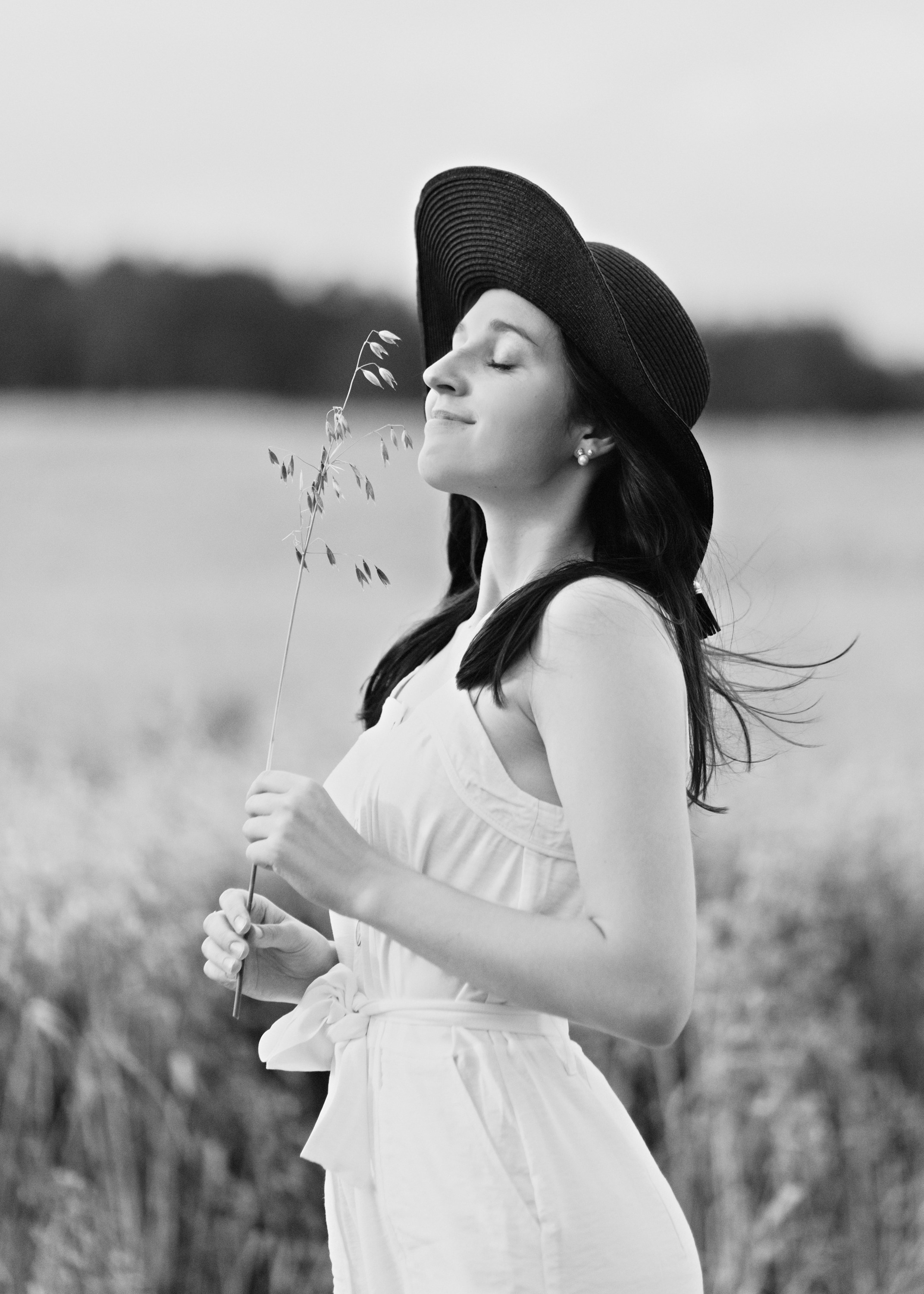 Katya | tenderness in the field. Kaja | fotograf psów we Wrocławiu